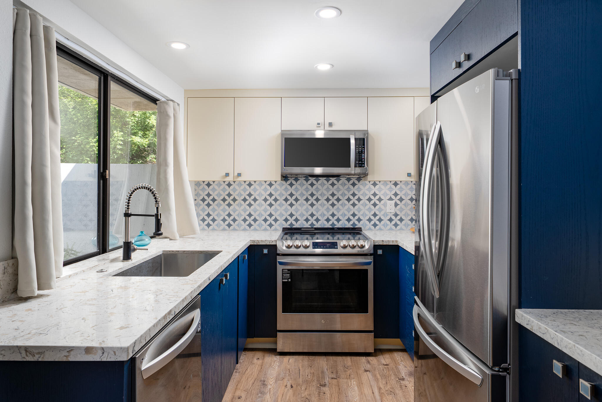 2501 N Indian Canyon DR Unit: 635