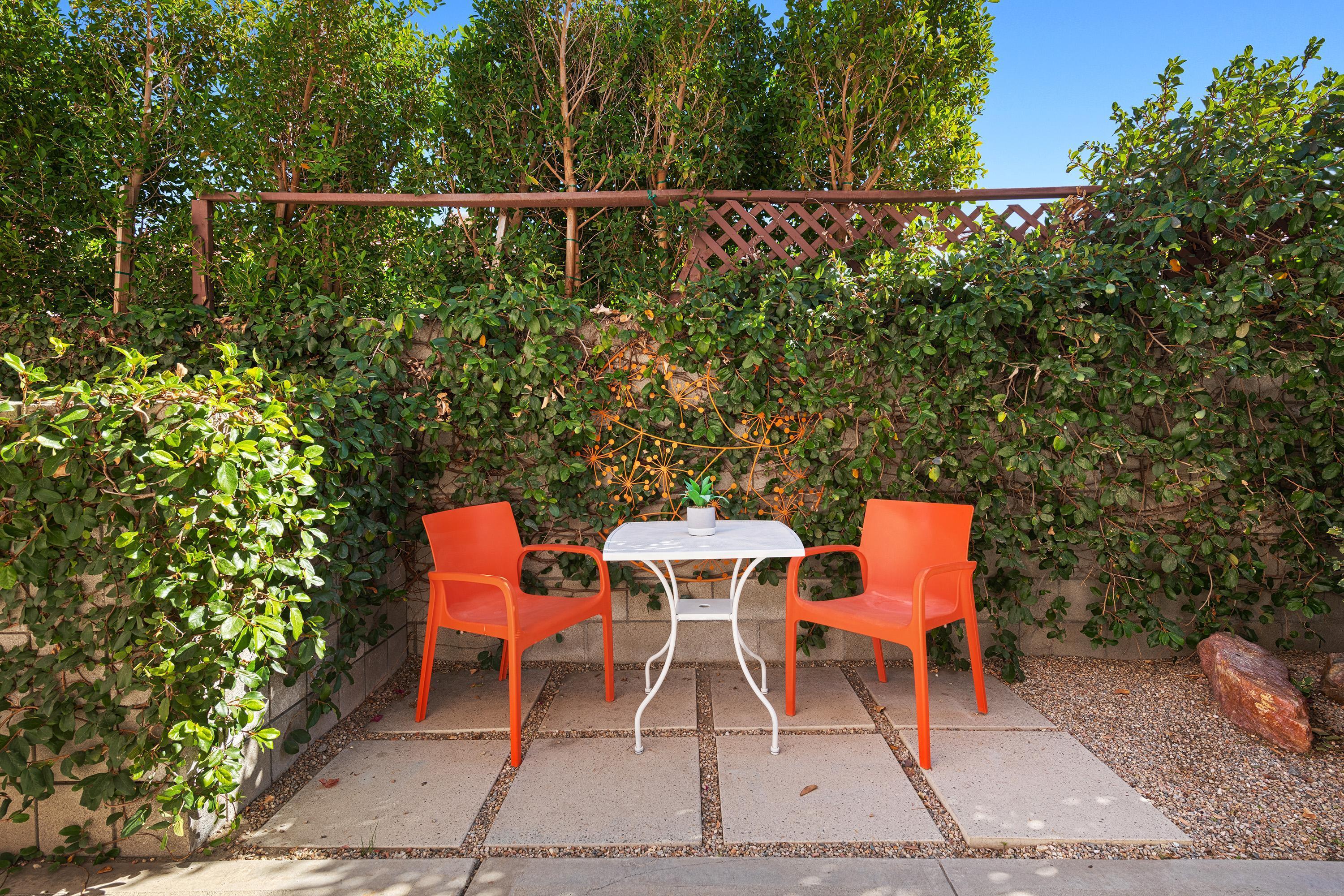 500 W Arenas RD Unit: 2