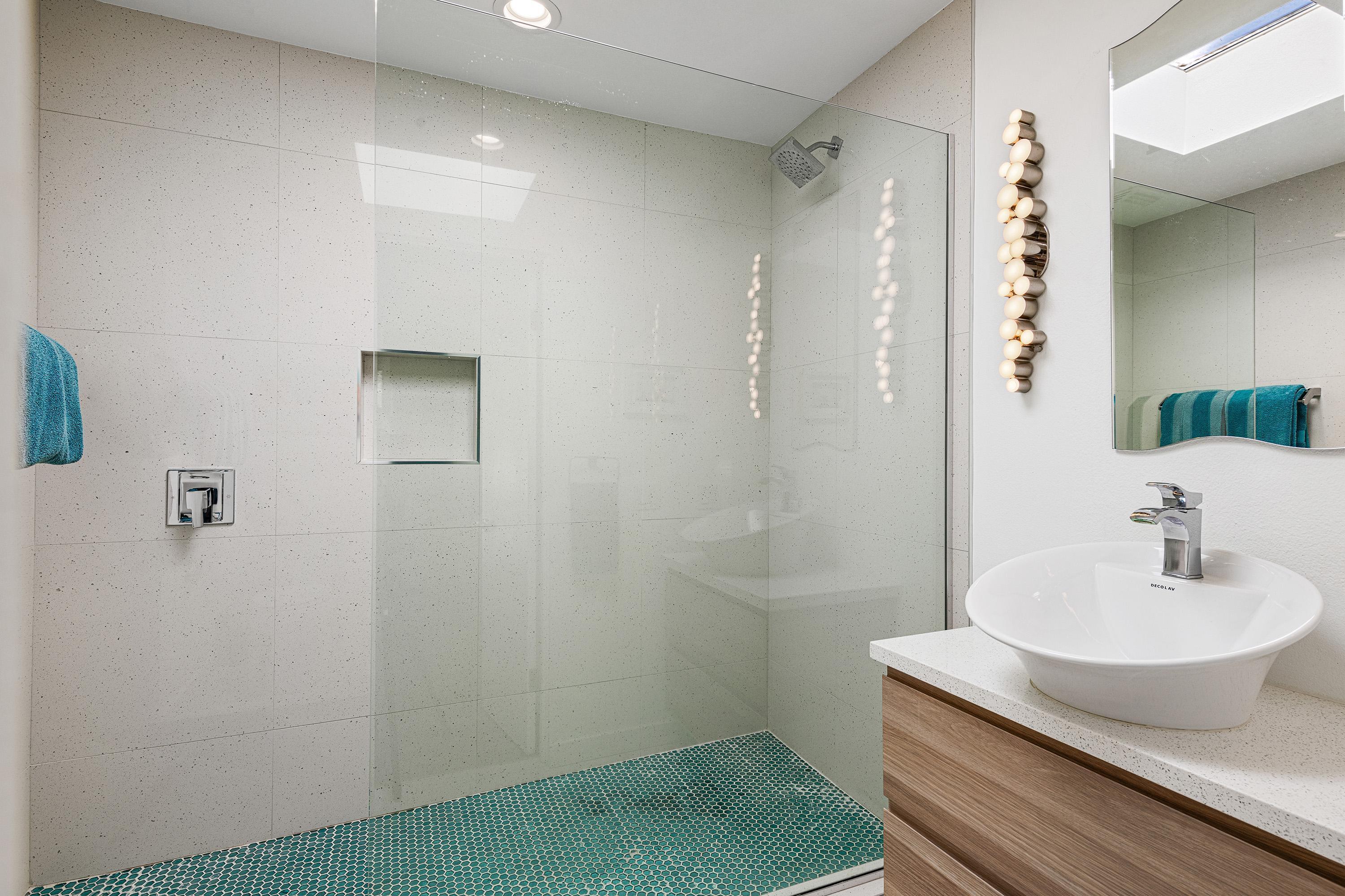 500 W Arenas RD Unit: 2