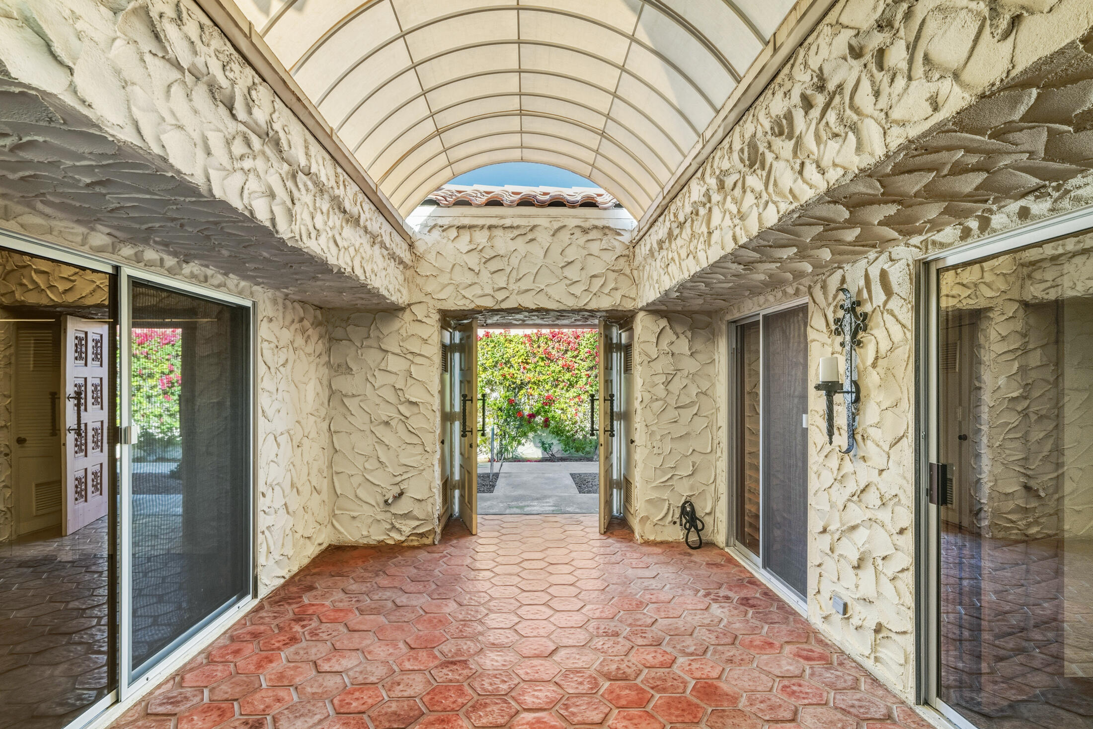 1833 S Araby DR Unit: 32