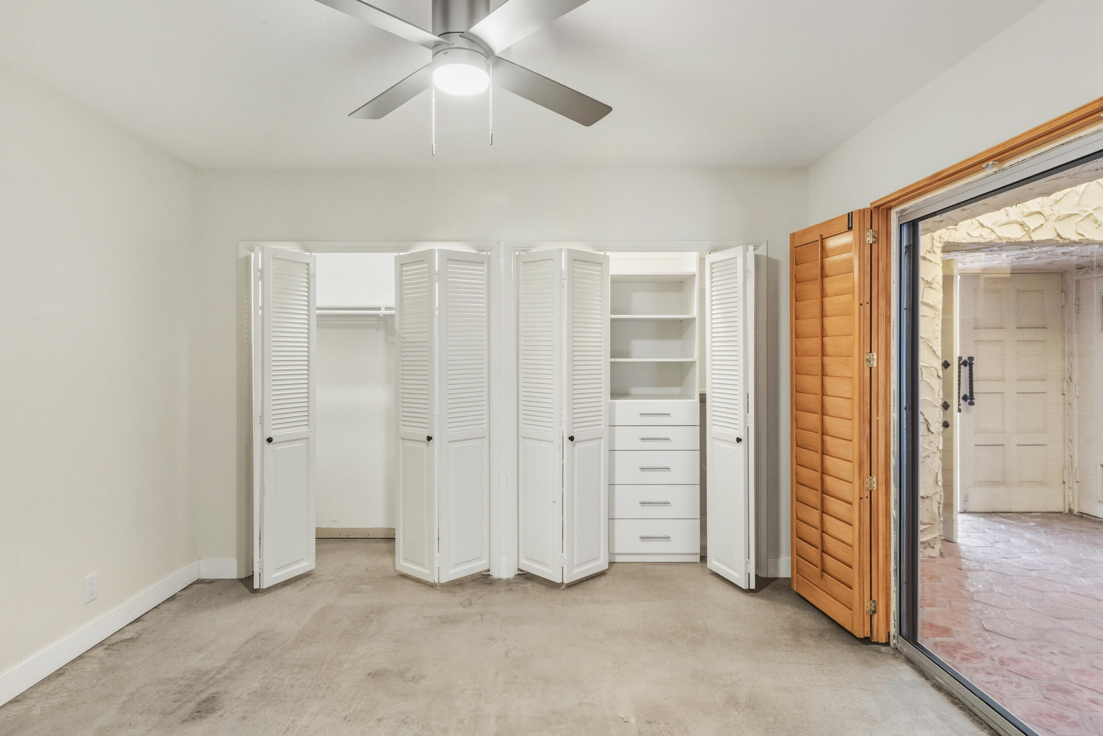 1833 S Araby DR Unit: 32