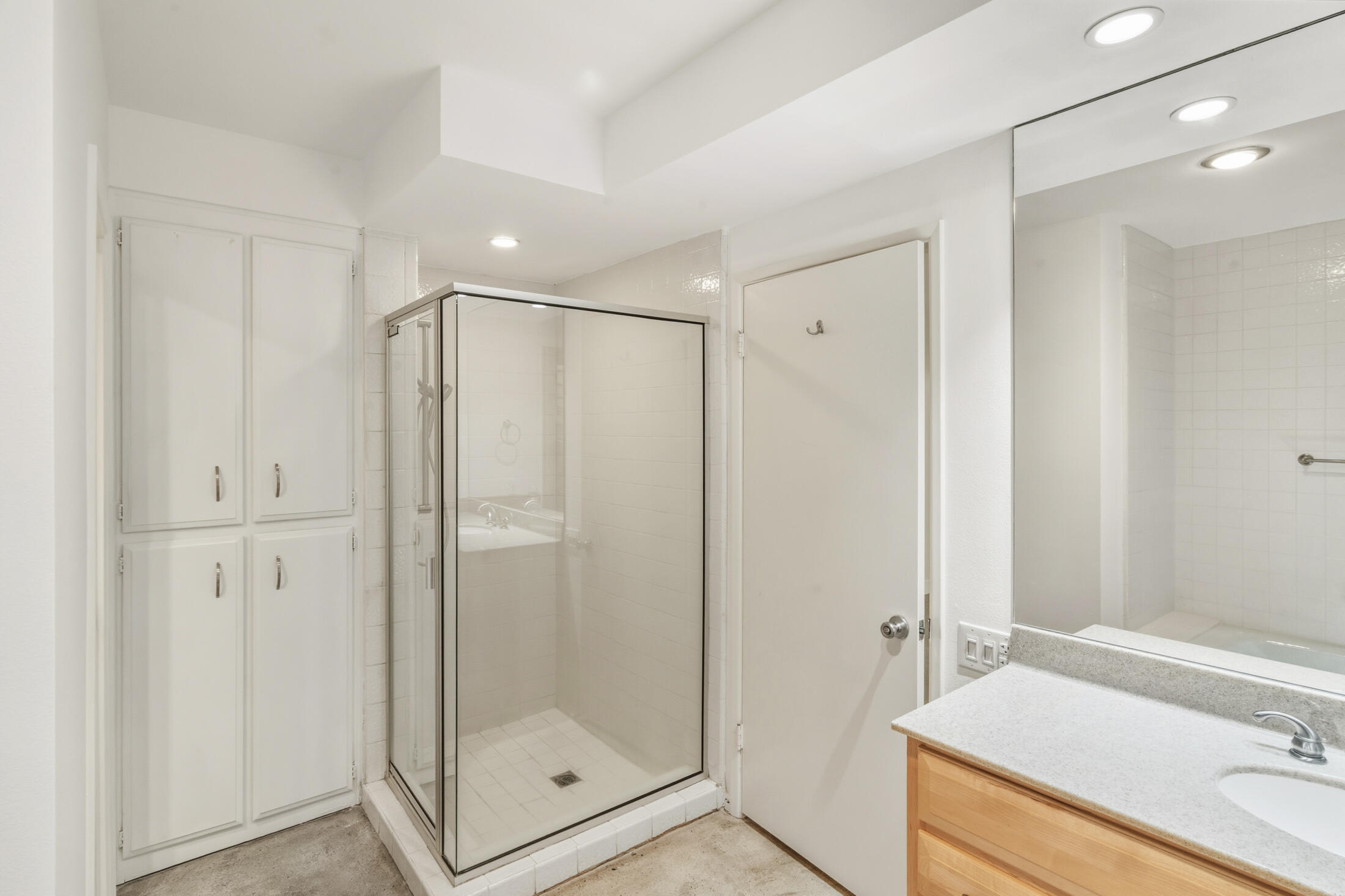 1833 S Araby DR Unit: 32