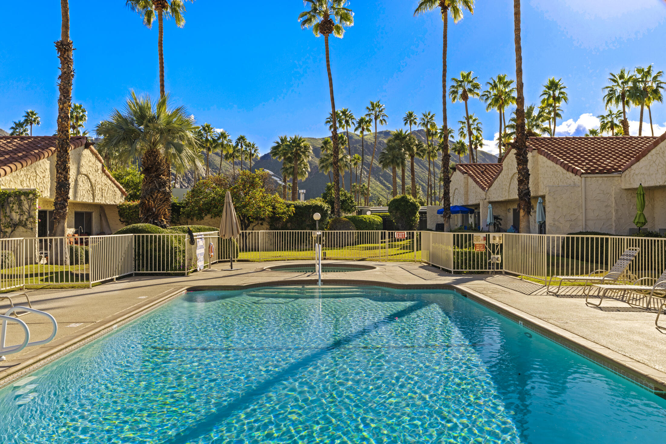 1833 S Araby DR Unit: 32