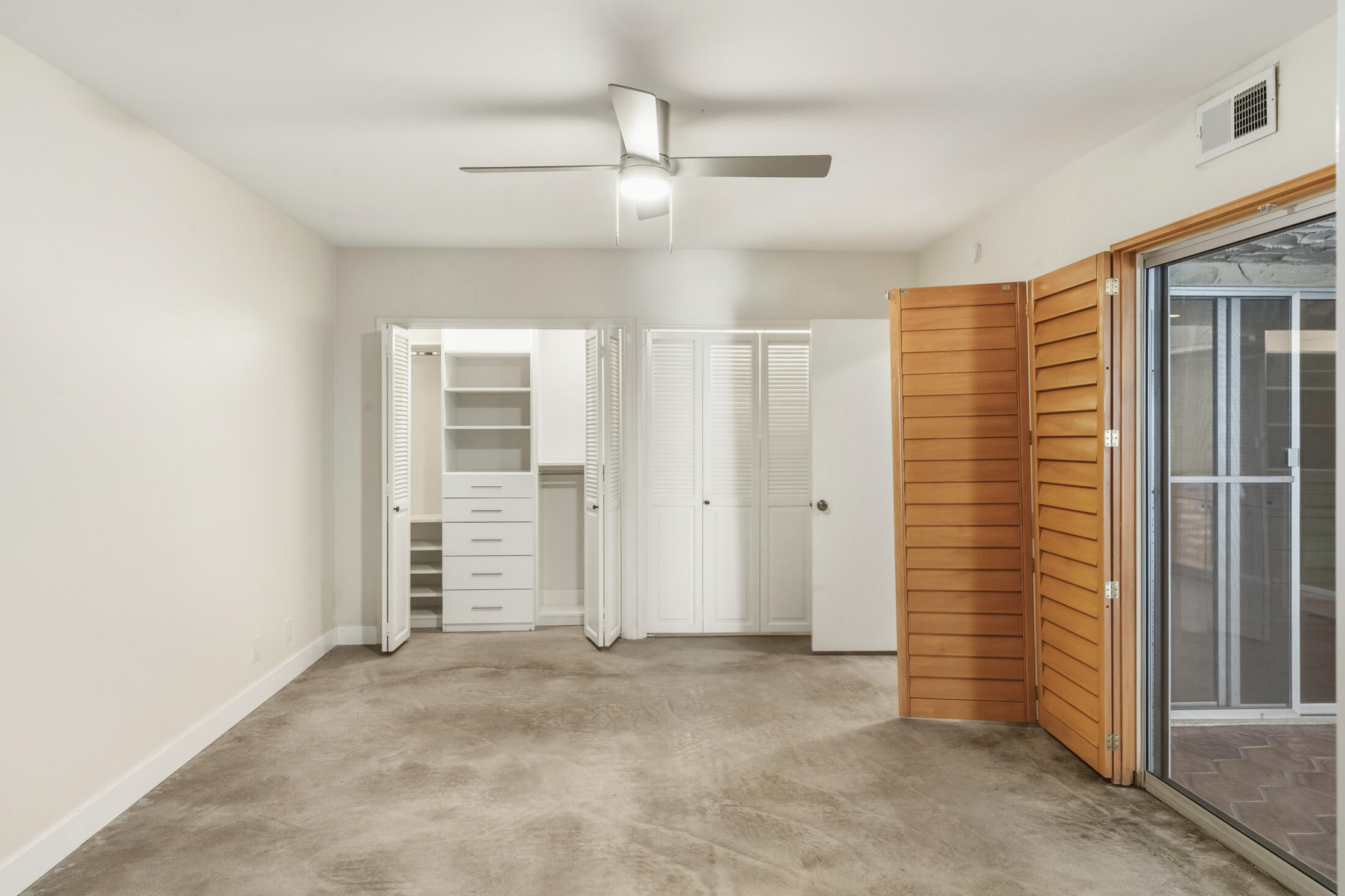 1833 S Araby DR Unit: 32