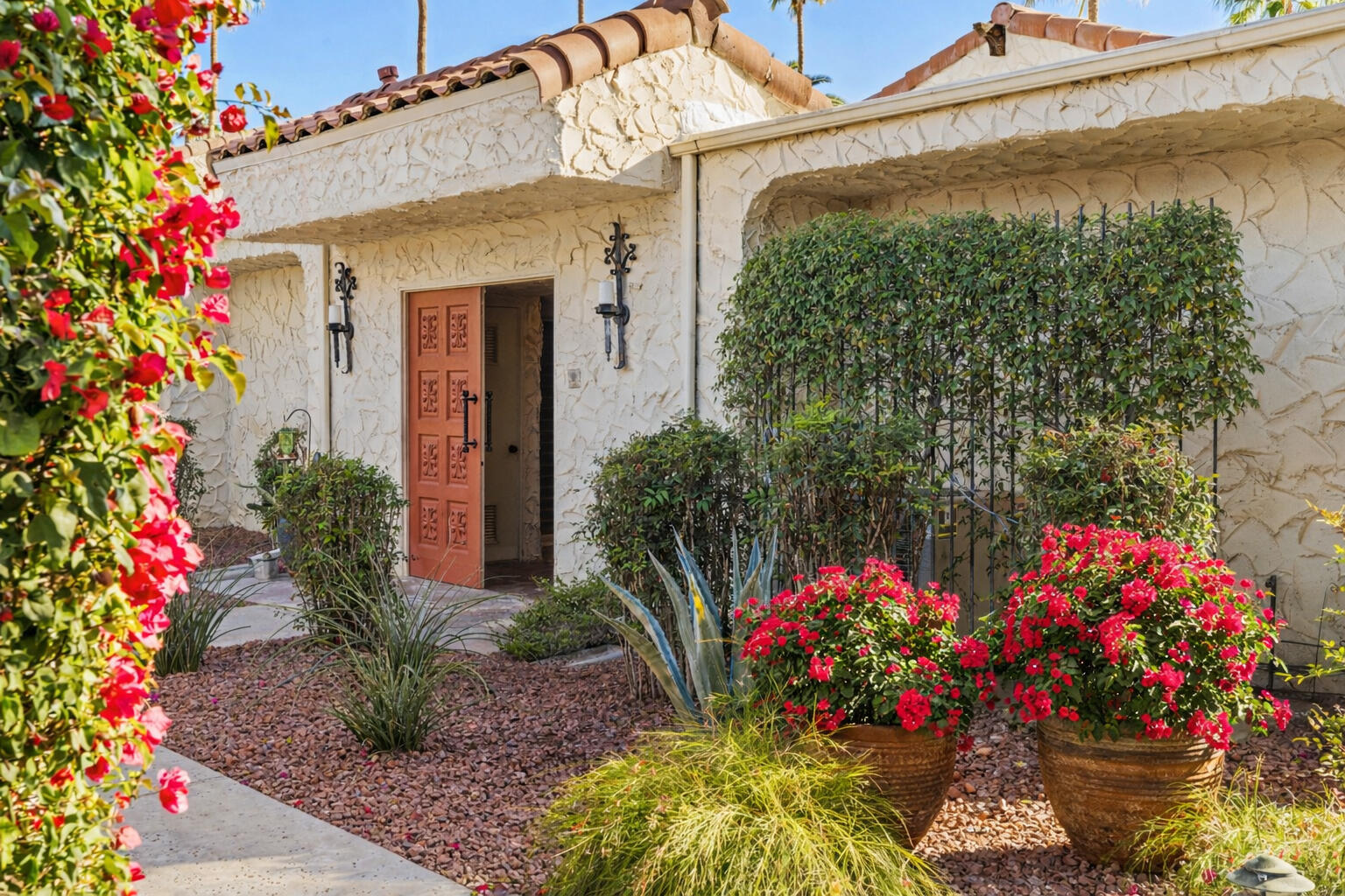 1833 S Araby DR Unit: 32