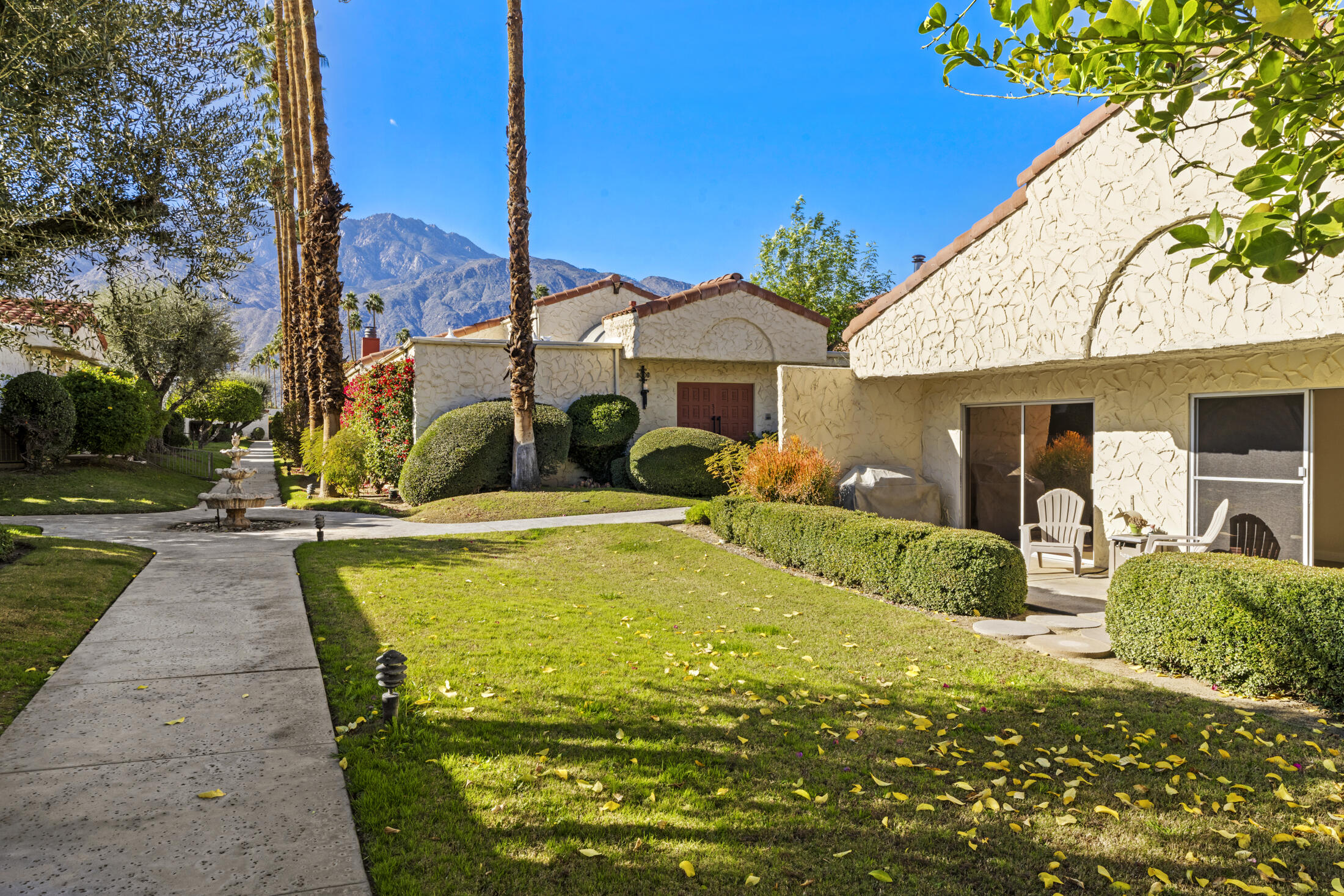 1833 S Araby DR Unit: 32