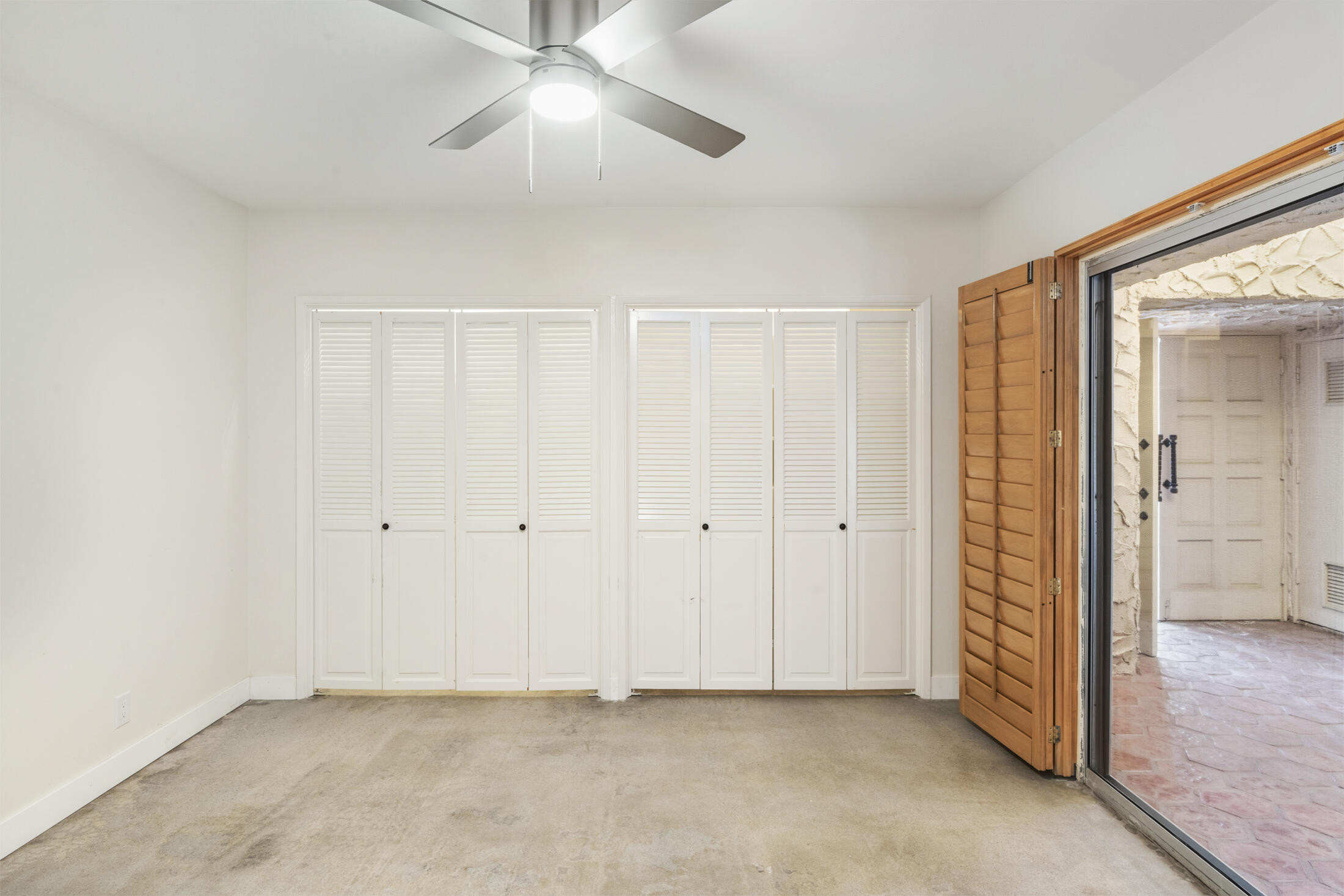 1833 S Araby DR Unit: 32