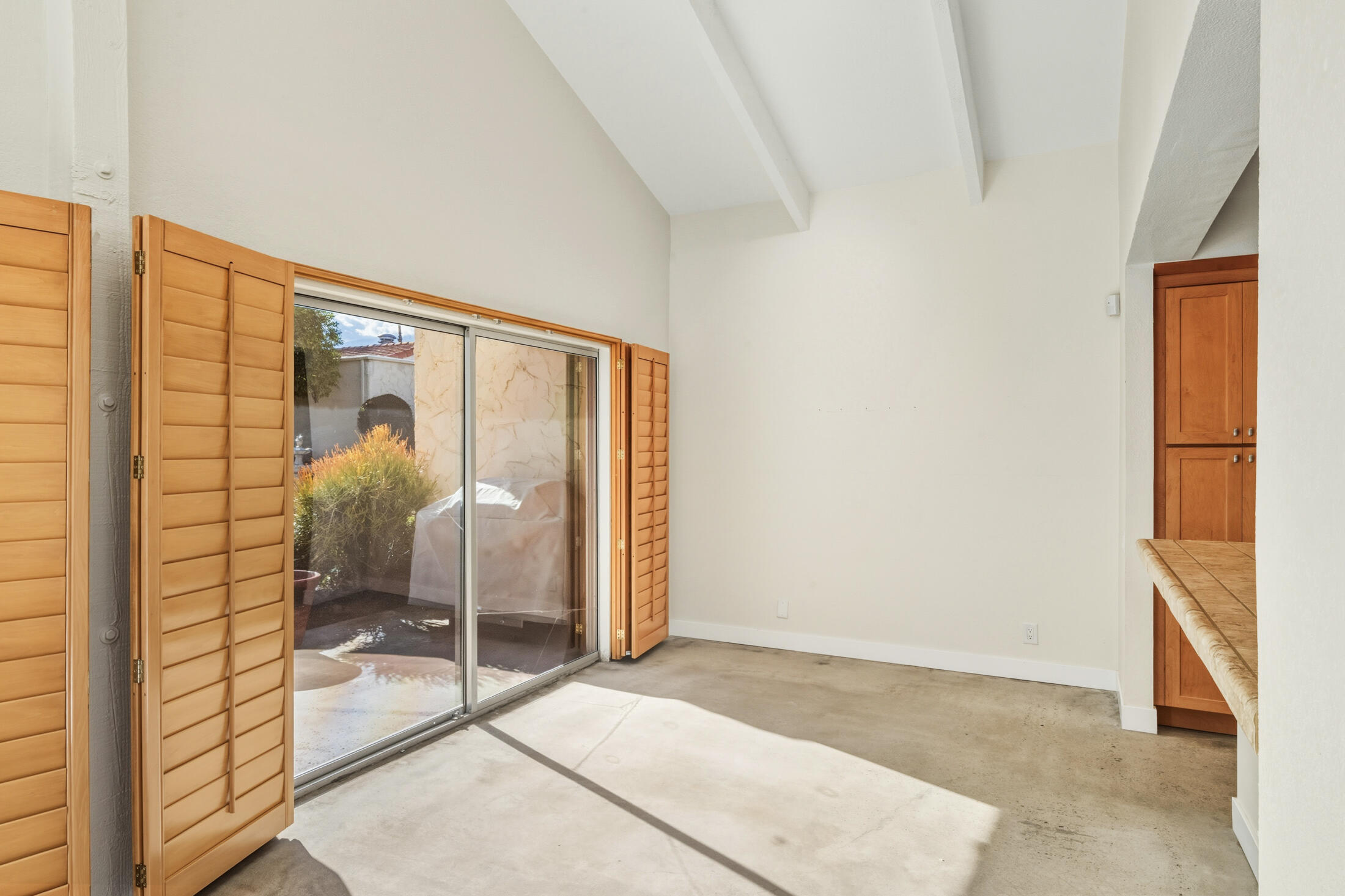 1833 S Araby DR Unit: 32