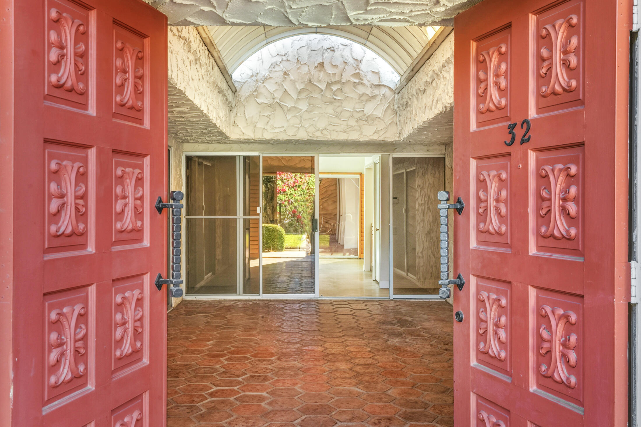 1833 S Araby DR Unit: 32