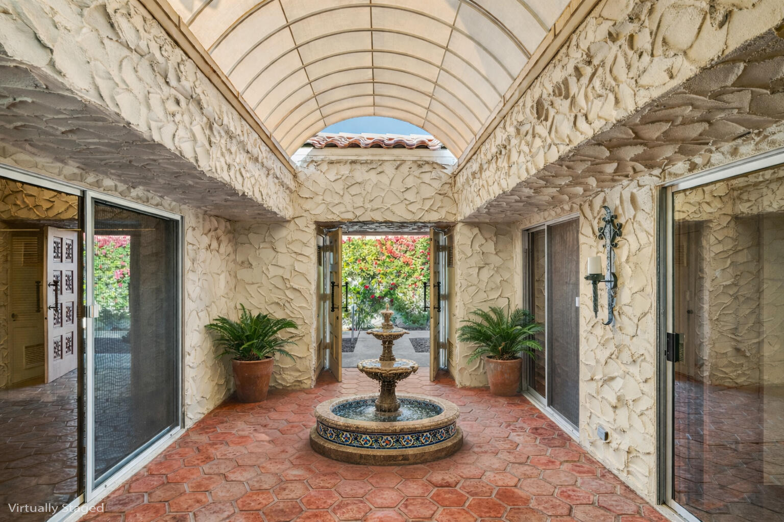 1833 S Araby DR Unit: 32