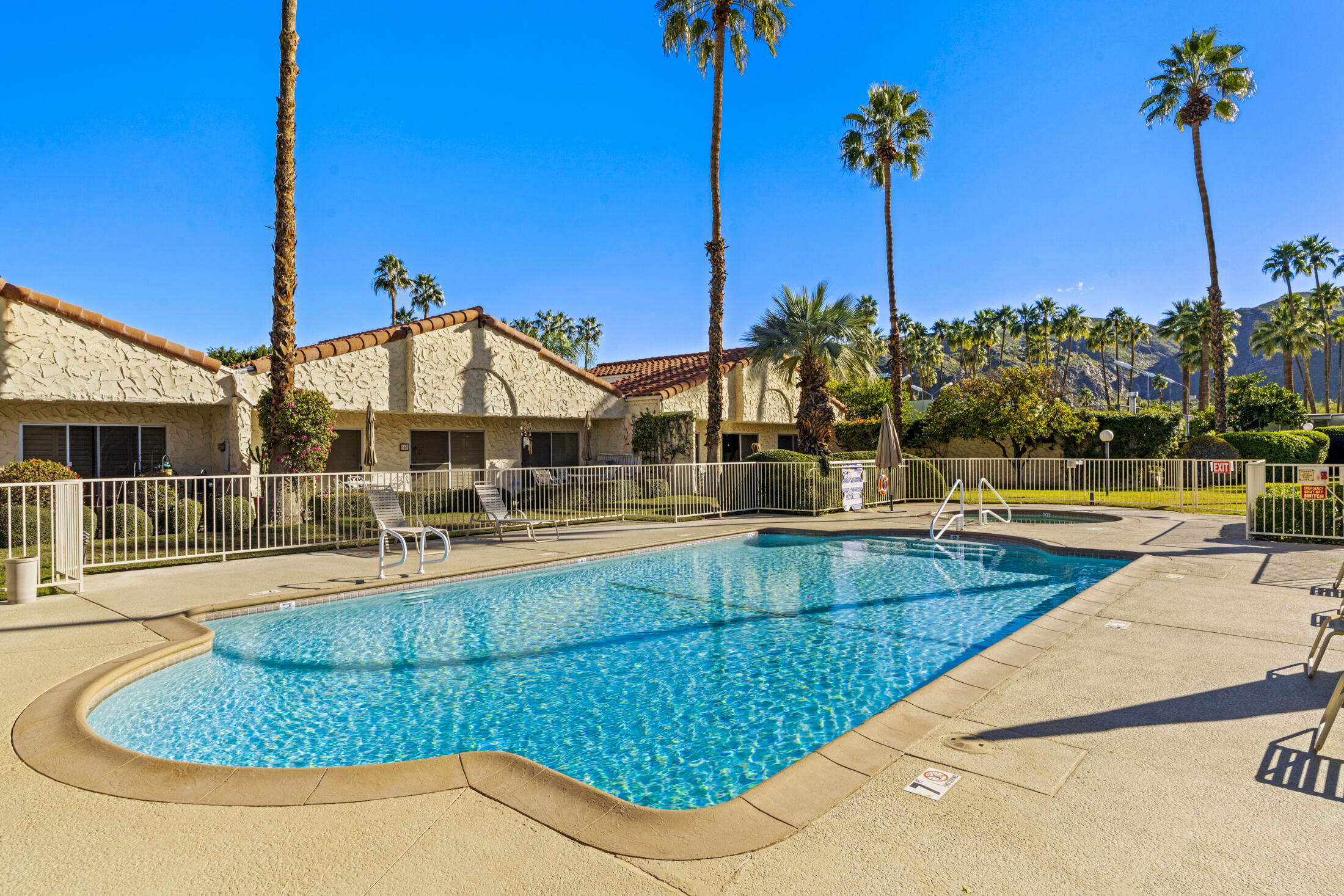 1833 S Araby DR Unit: 32