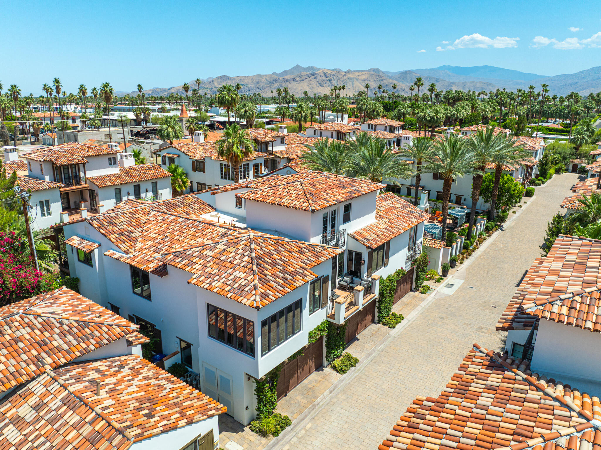 233 Calle La Soledad