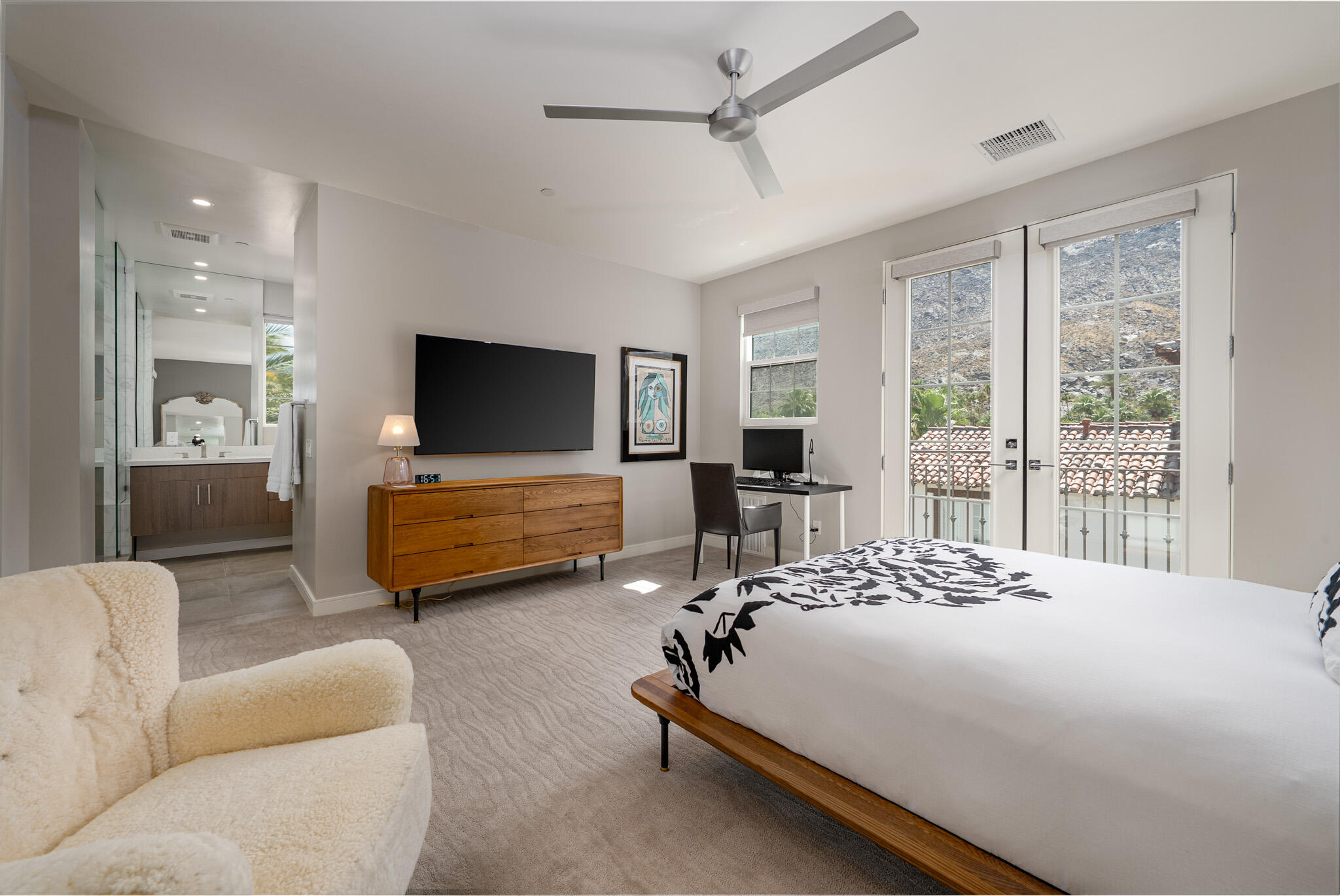 233 Calle La Soledad