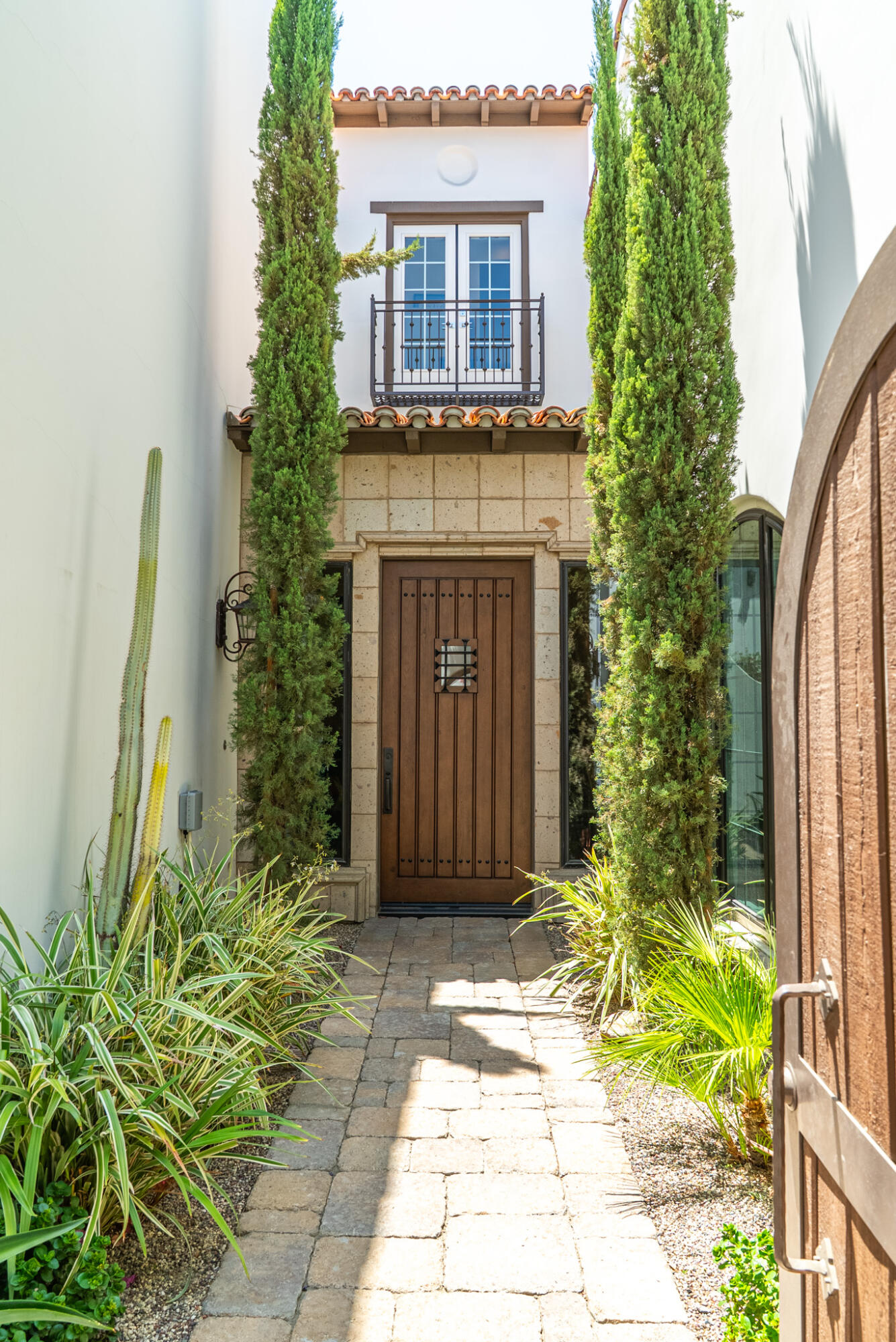 233 Calle La Soledad