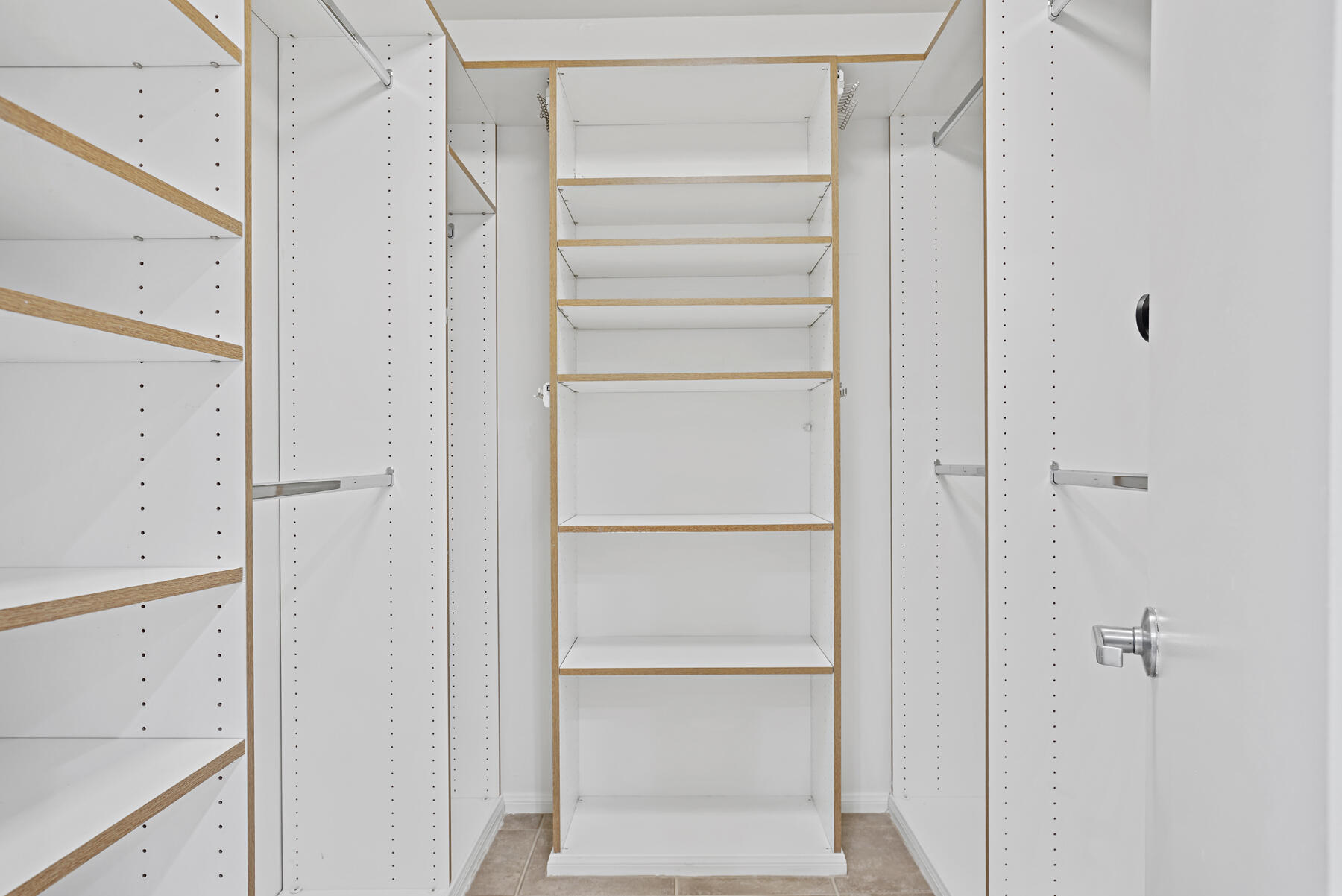 407 N Orchid Tree LN