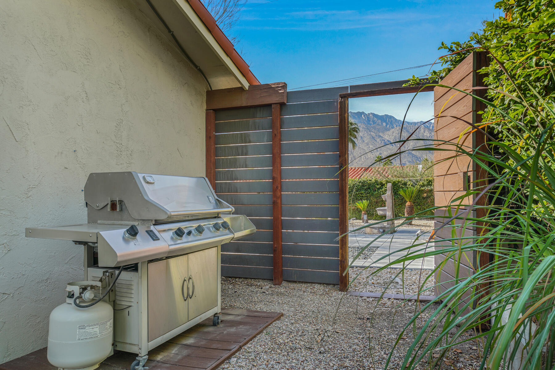 407 N Orchid Tree LN