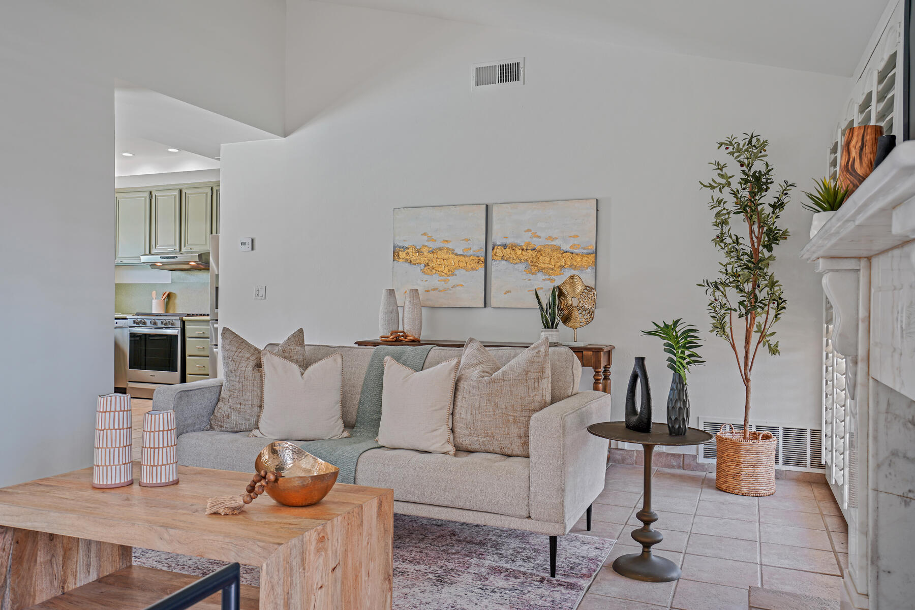 407 N Orchid Tree LN