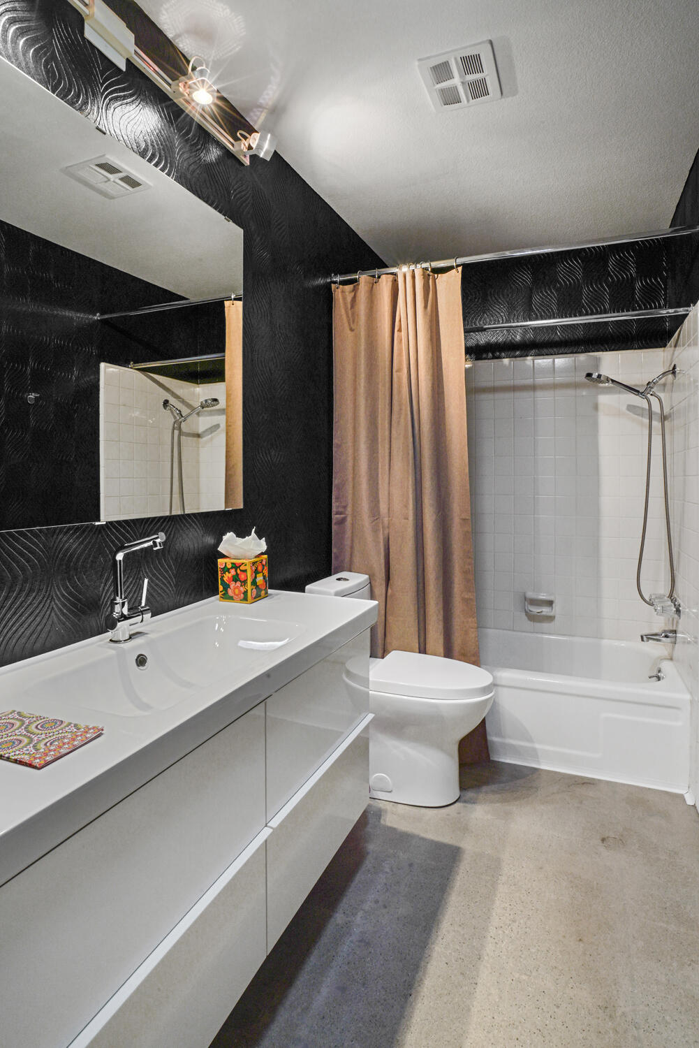 1930 Grand Bahama DR