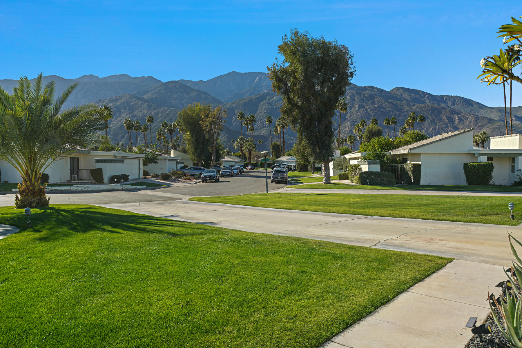 1930 Grand Bahama DR