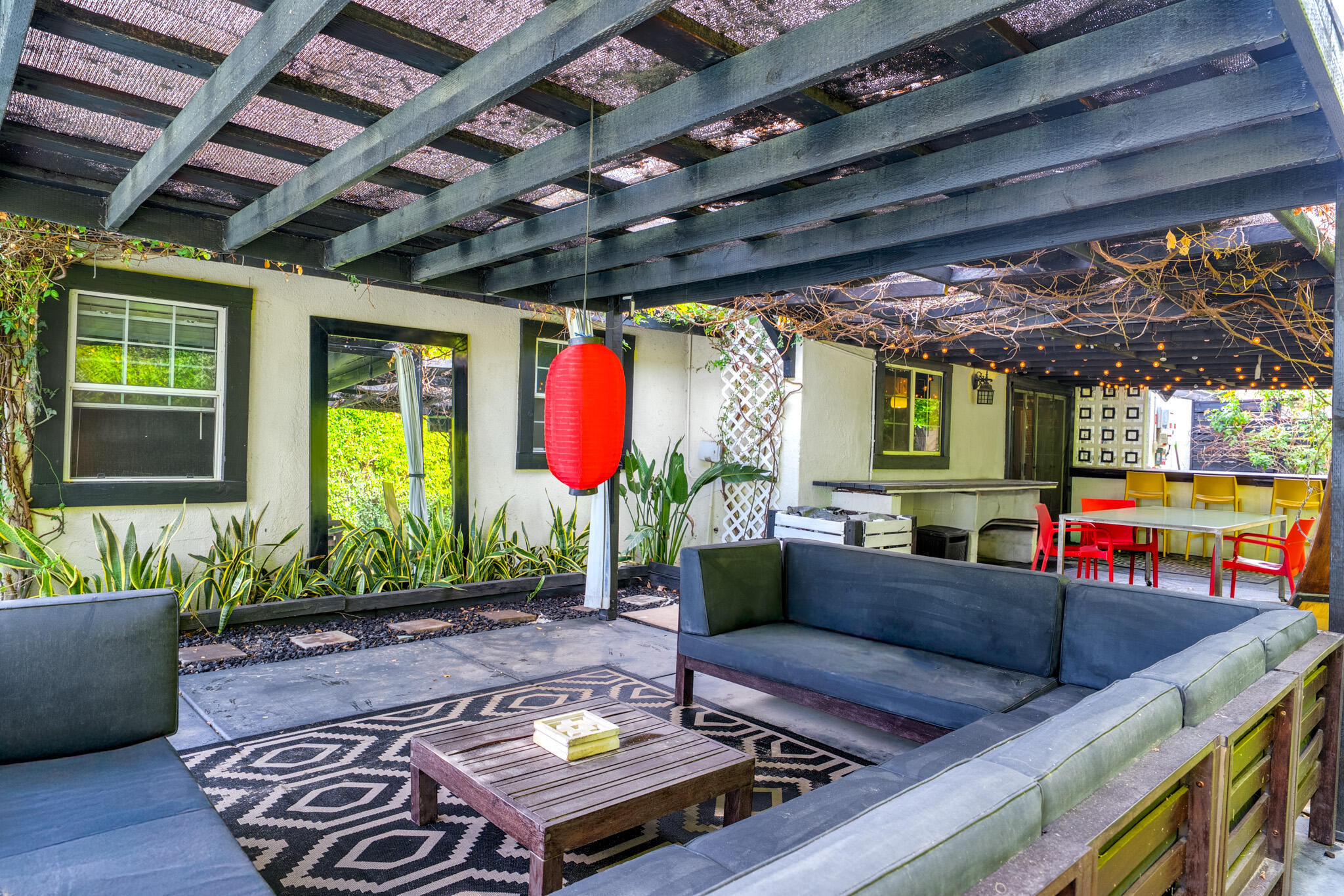 3882 E Sunny Dunes RD