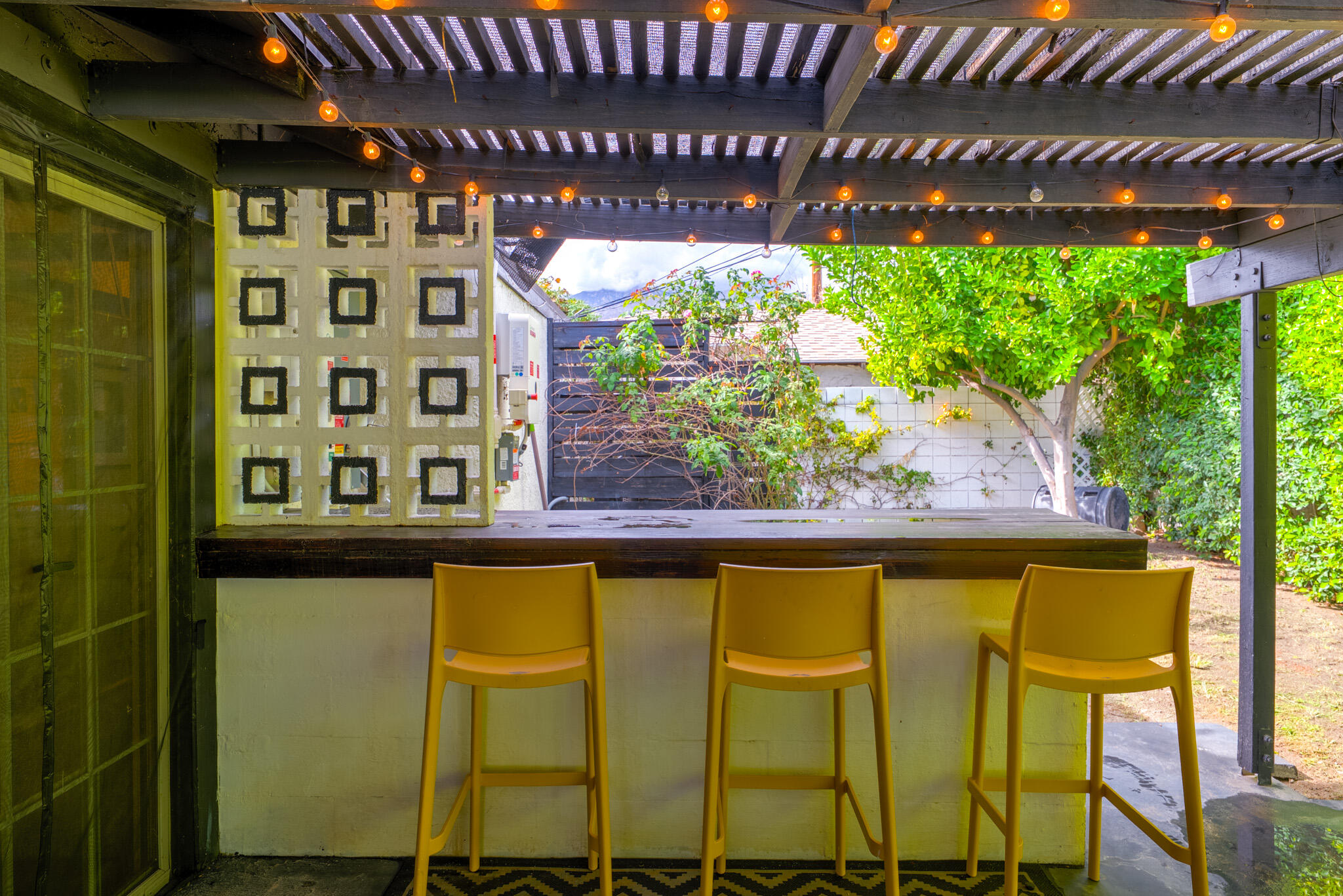 3882 E Sunny Dunes RD