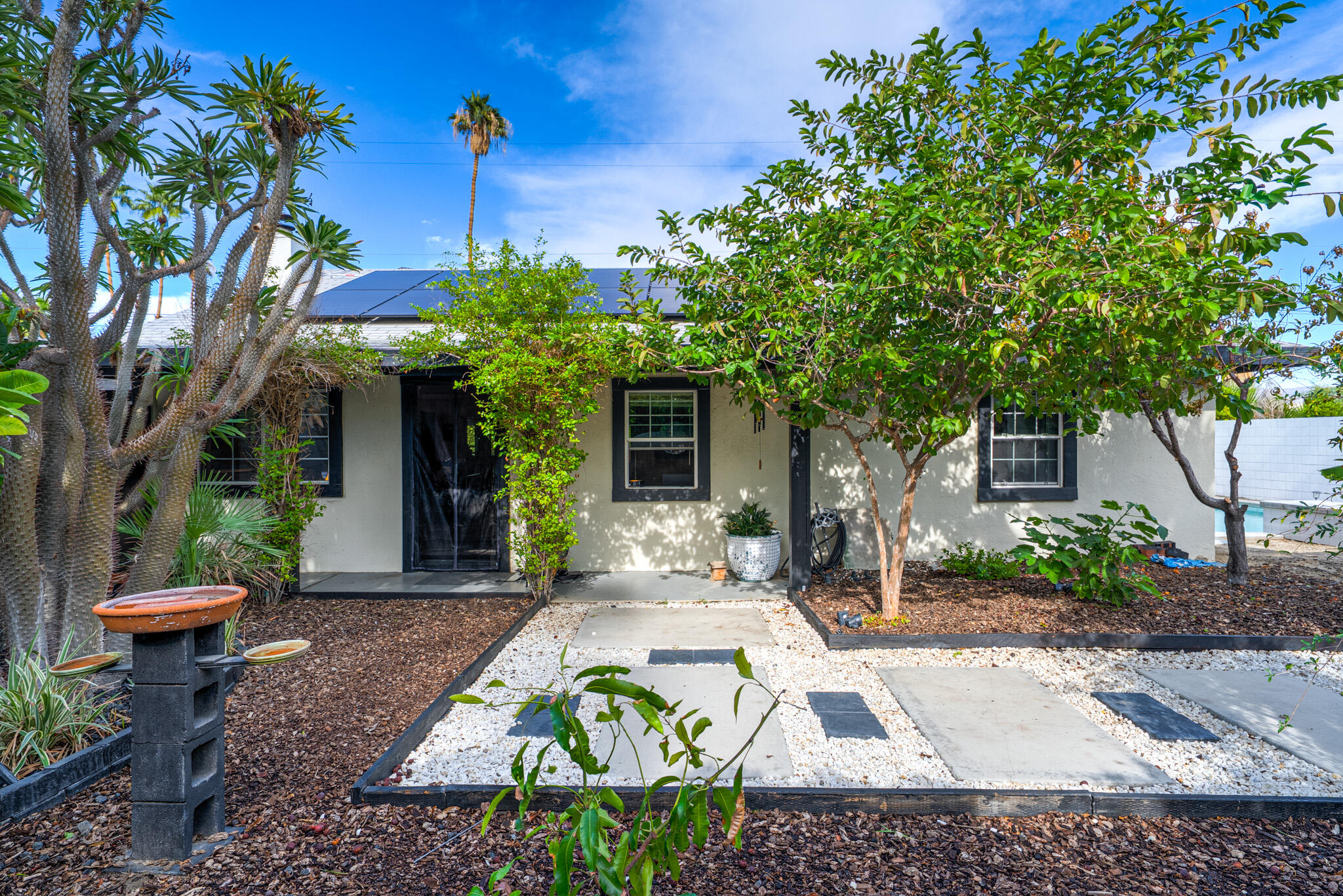 3882 E Sunny Dunes RD