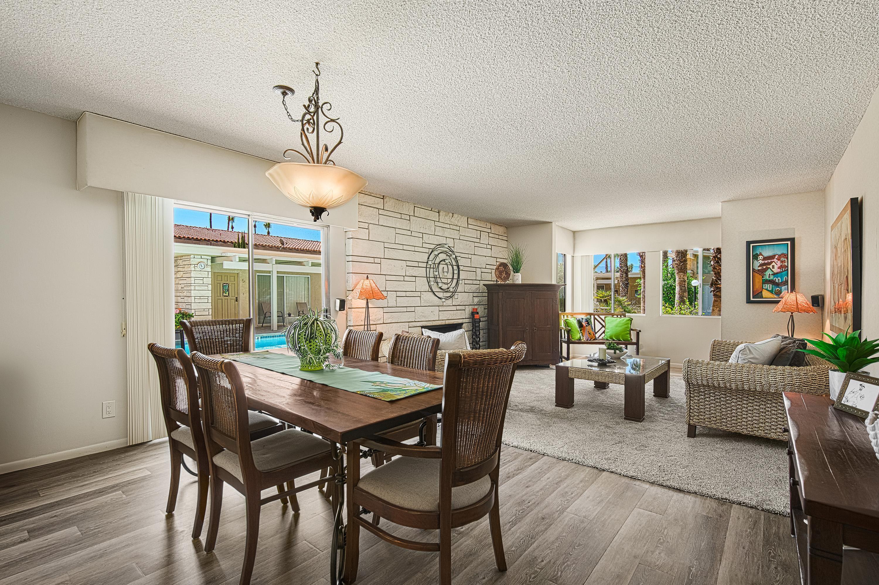 290 S San Jacinto DR Unit: 9