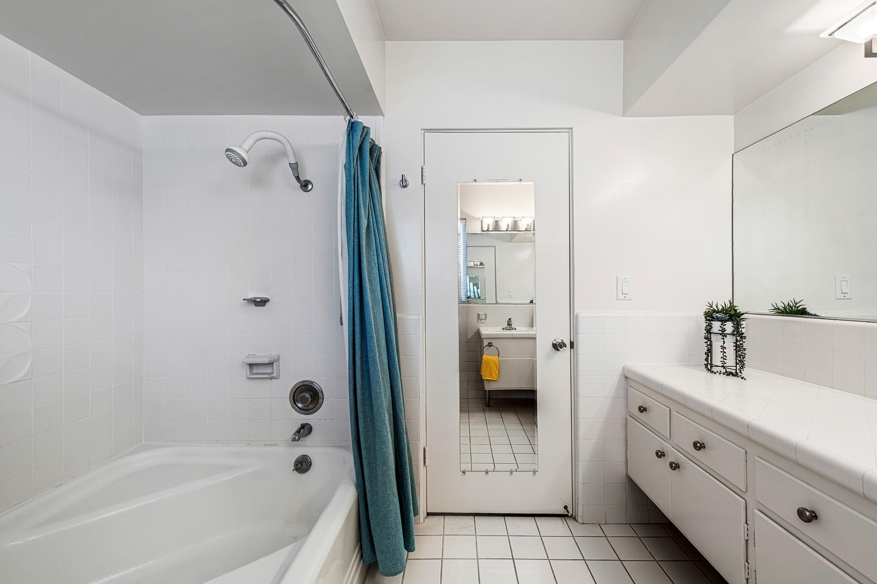290 S San Jacinto DR Unit: 9