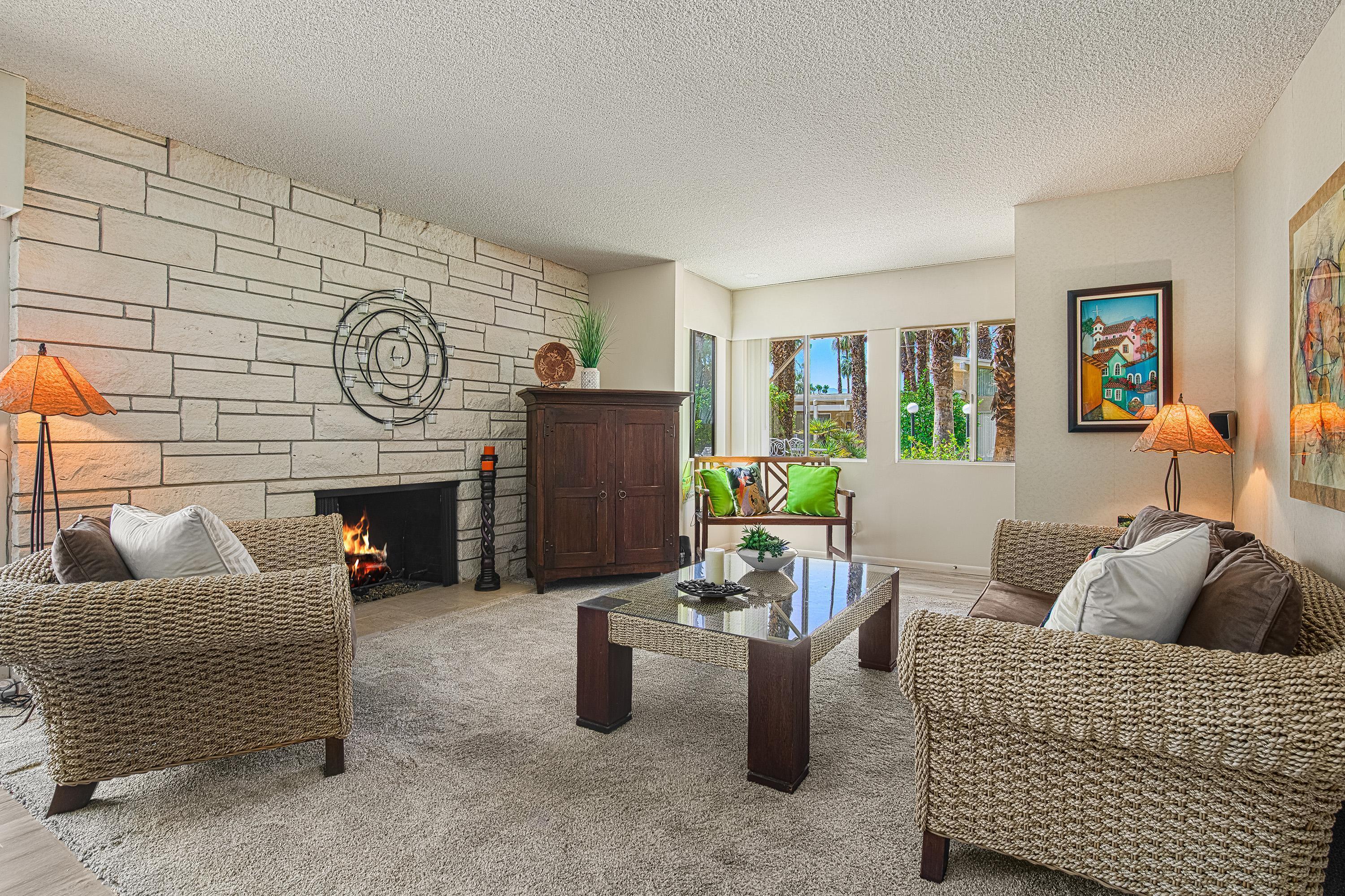 290 S San Jacinto DR Unit: 9