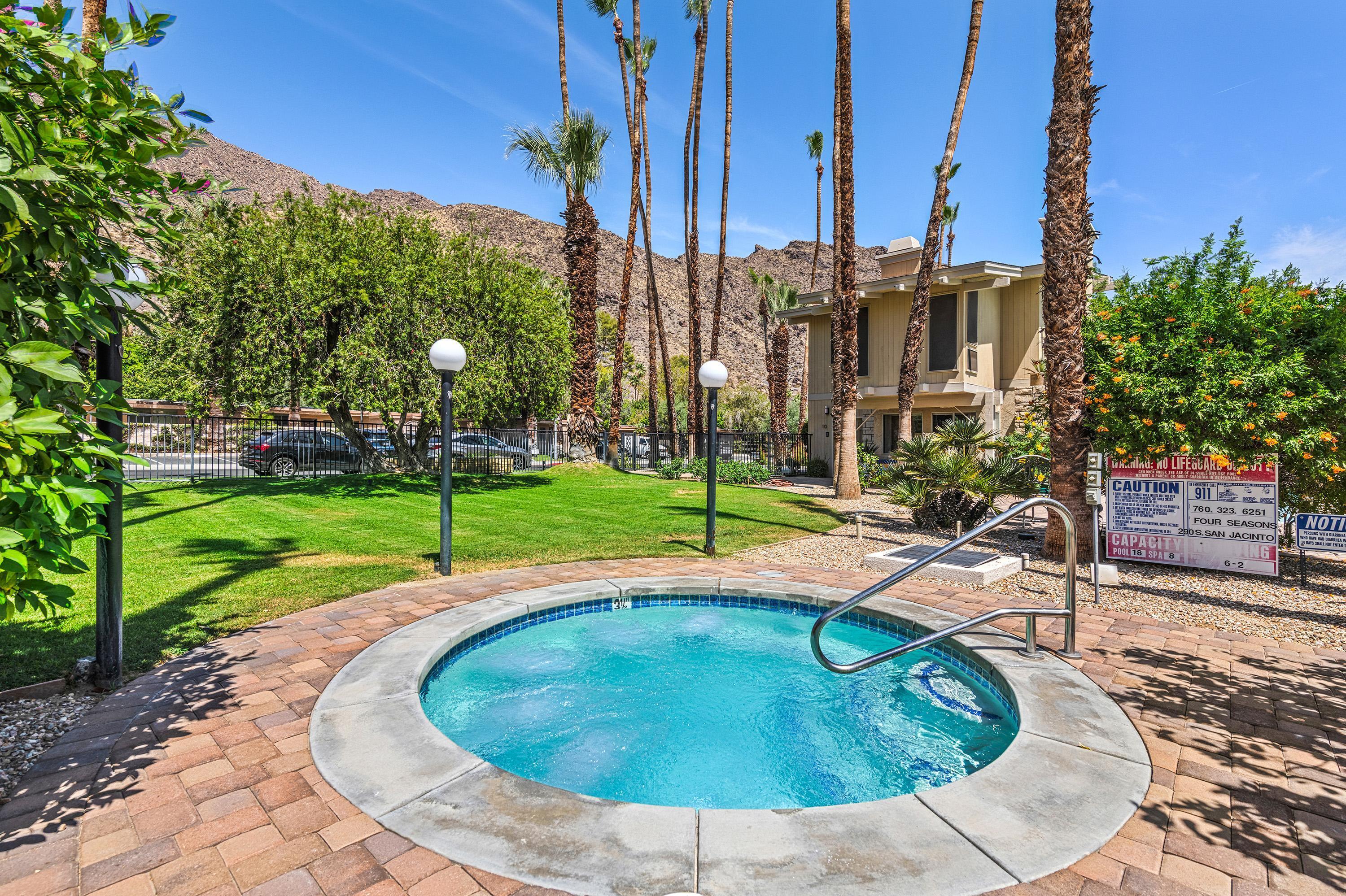 290 S San Jacinto DR Unit: 9