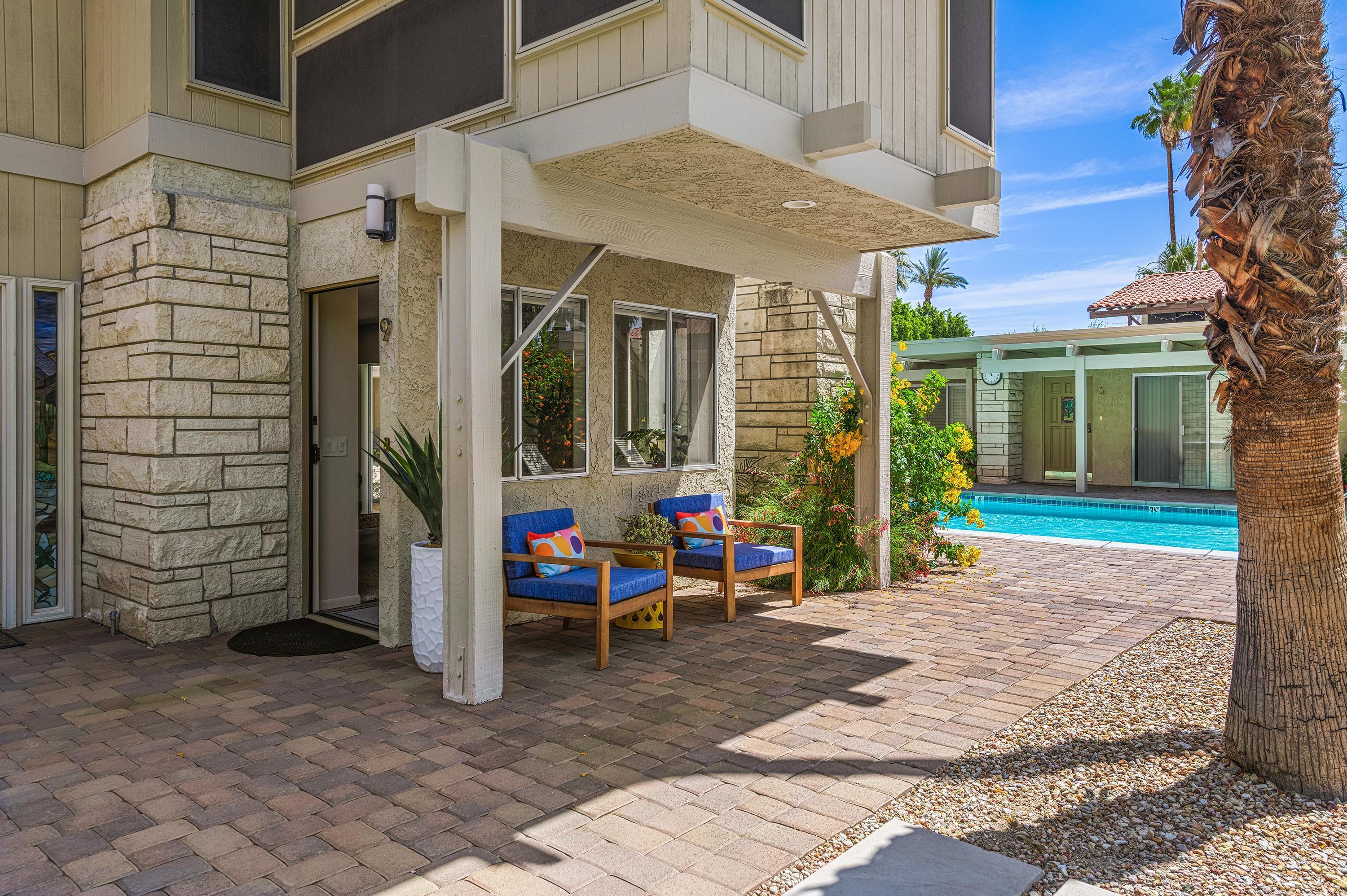 290 S San Jacinto DR Unit: 9