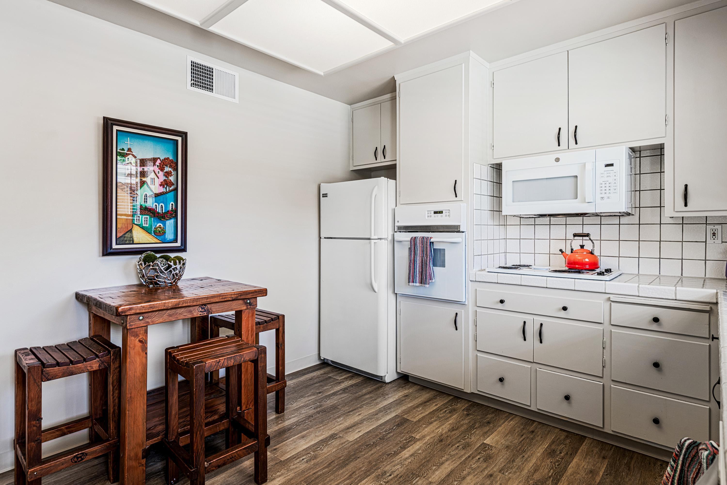 290 S San Jacinto DR Unit: 9