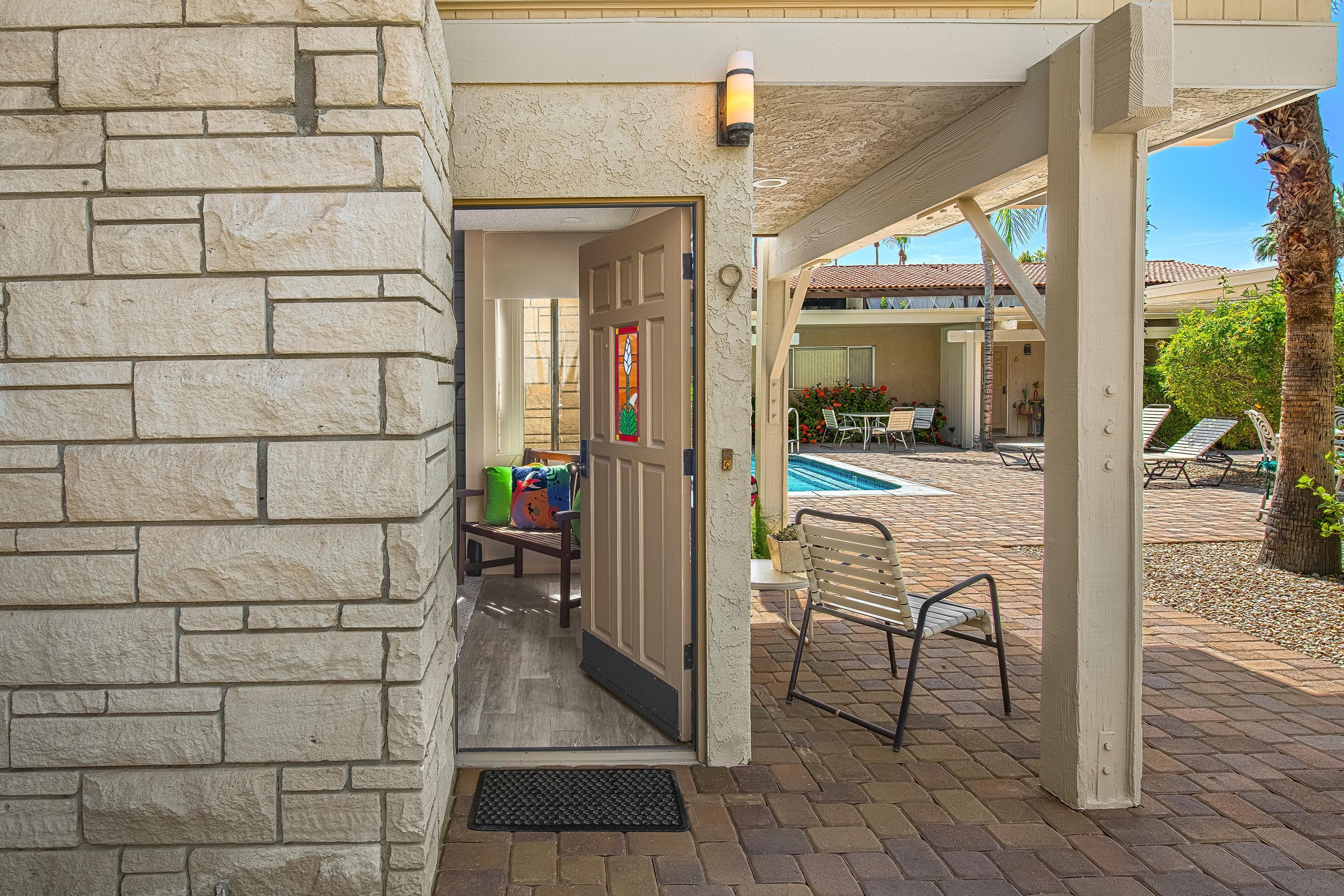 290 S San Jacinto DR Unit: 9