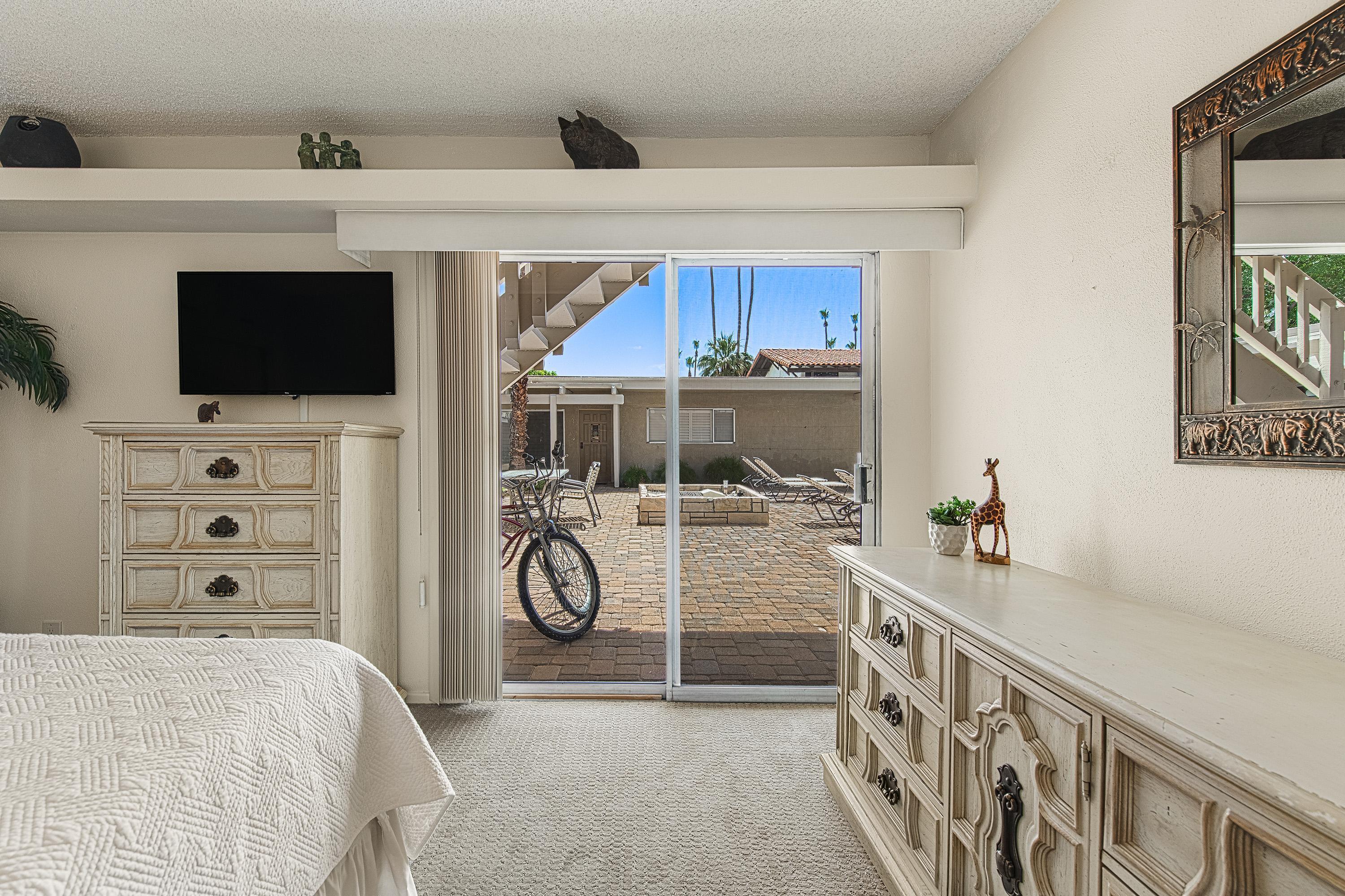 290 S San Jacinto DR Unit: 9