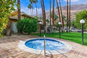 290 S San Jacinto DR Unit: 9
