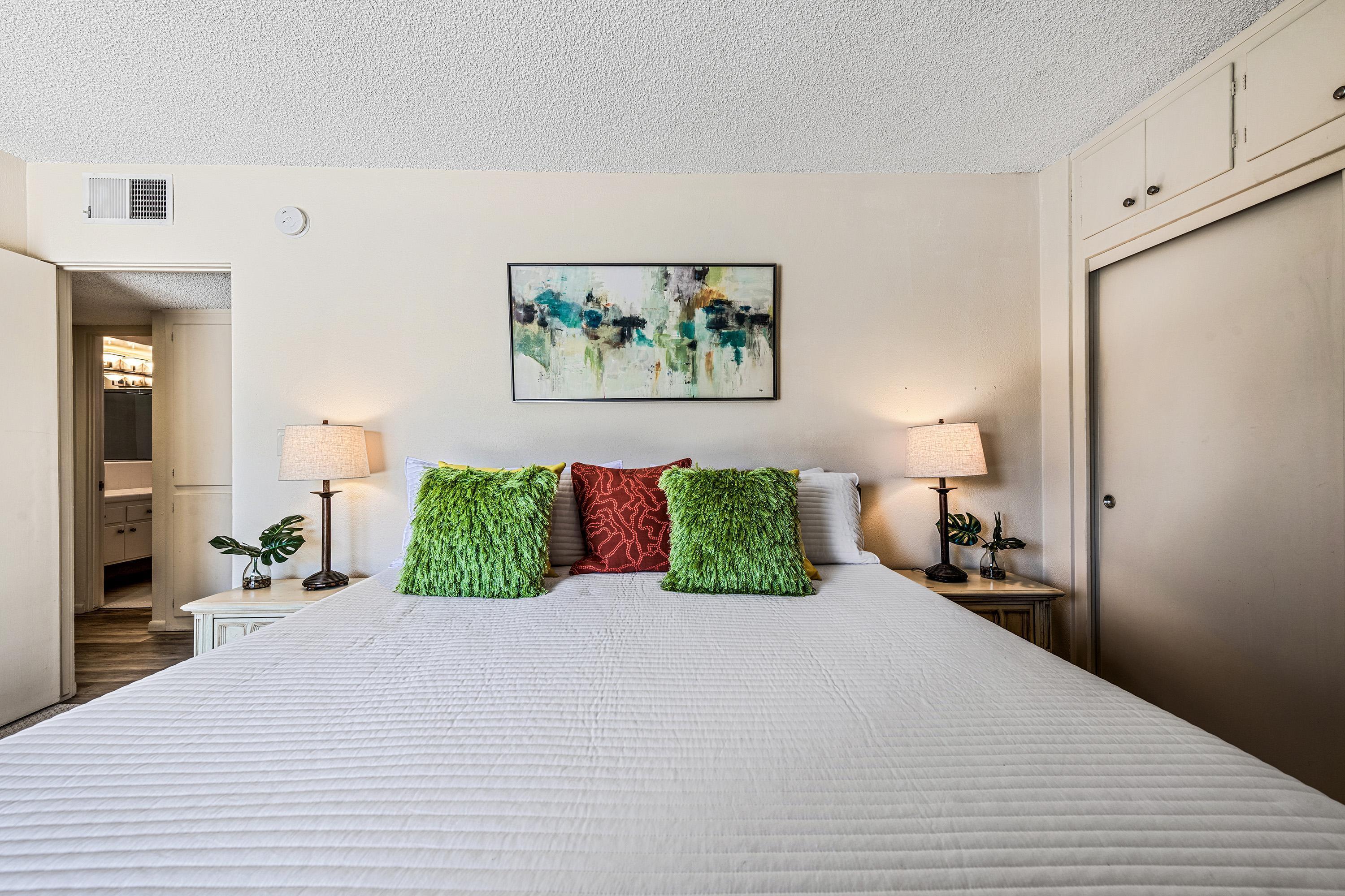 290 S San Jacinto DR Unit: 9