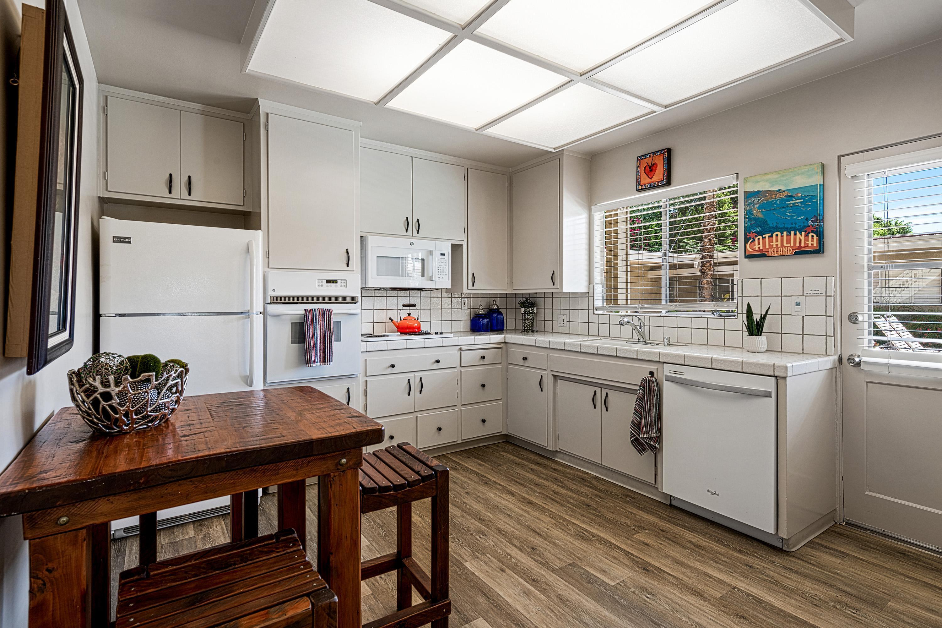 290 S San Jacinto DR Unit: 9