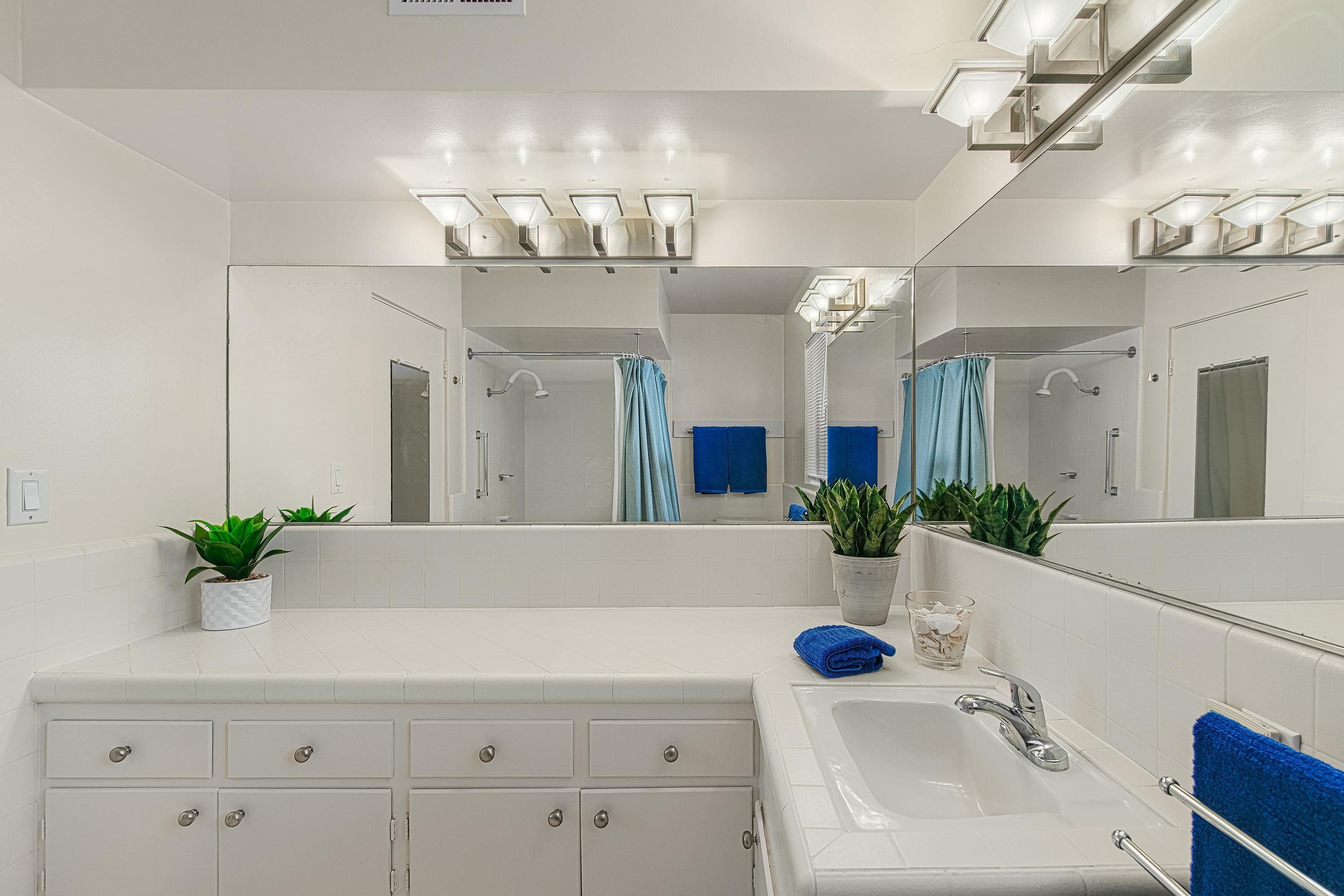 290 S San Jacinto DR Unit: 9