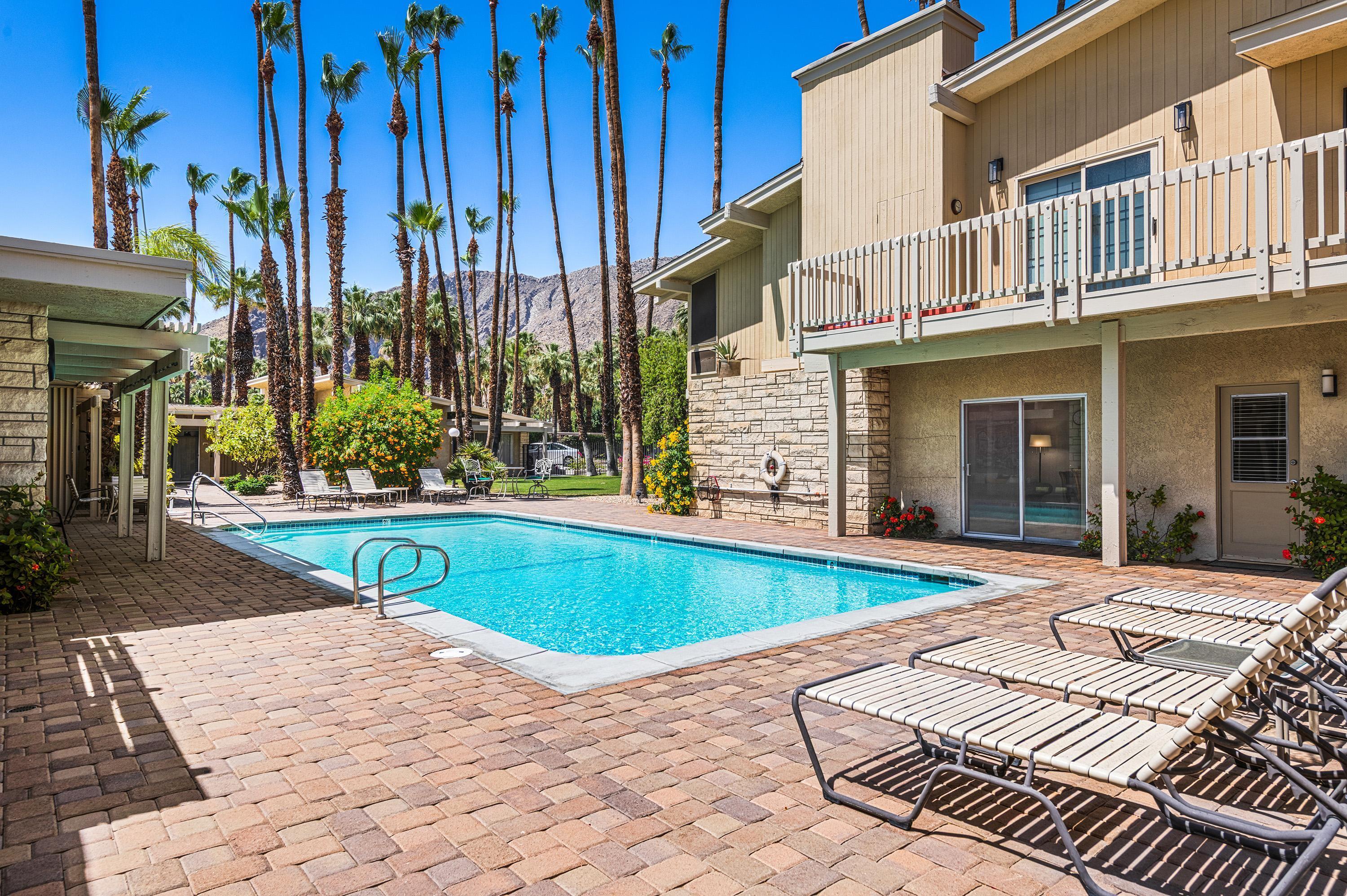 290 S San Jacinto DR Unit: 9