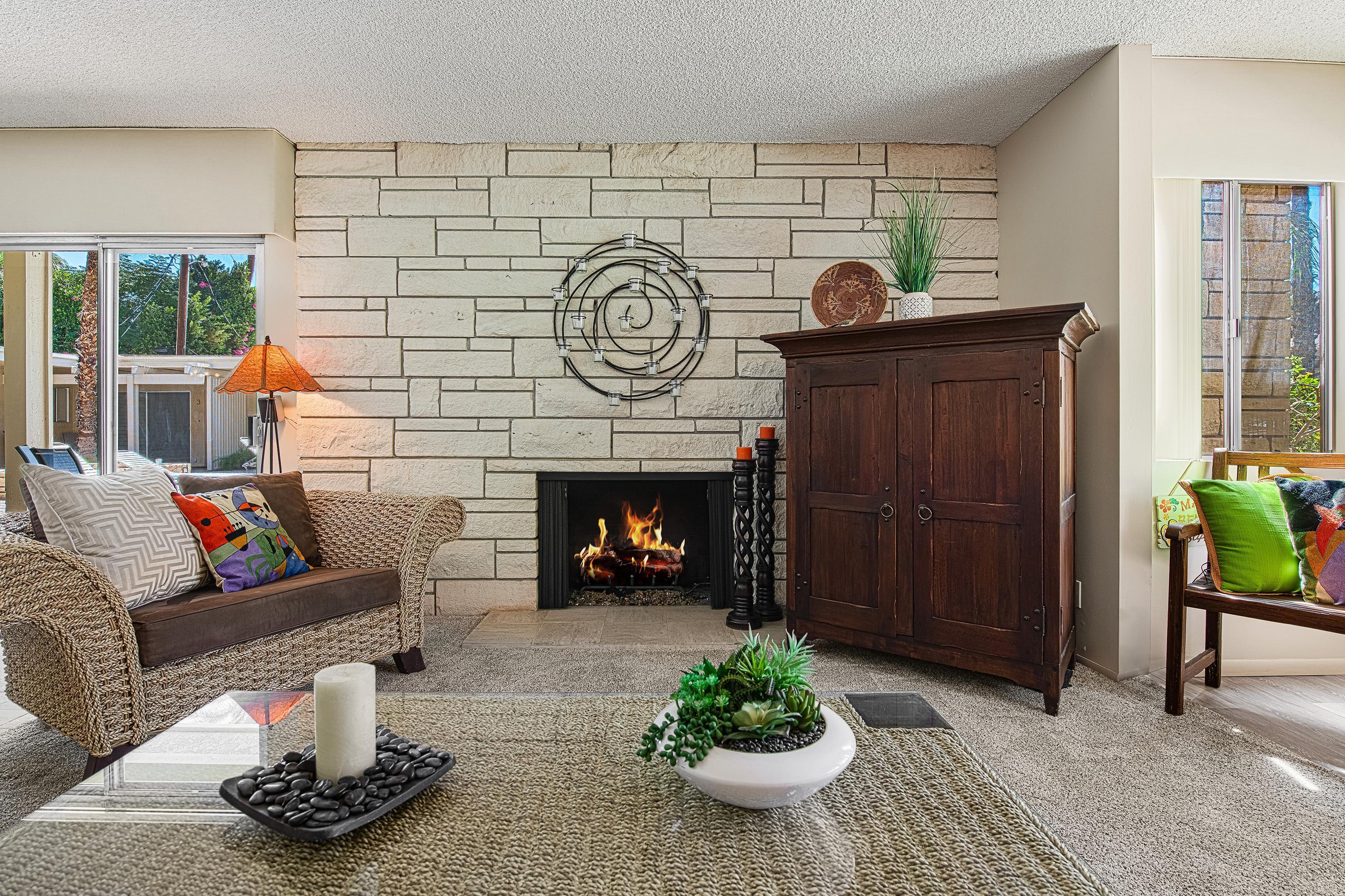 290 S San Jacinto DR Unit: 9
