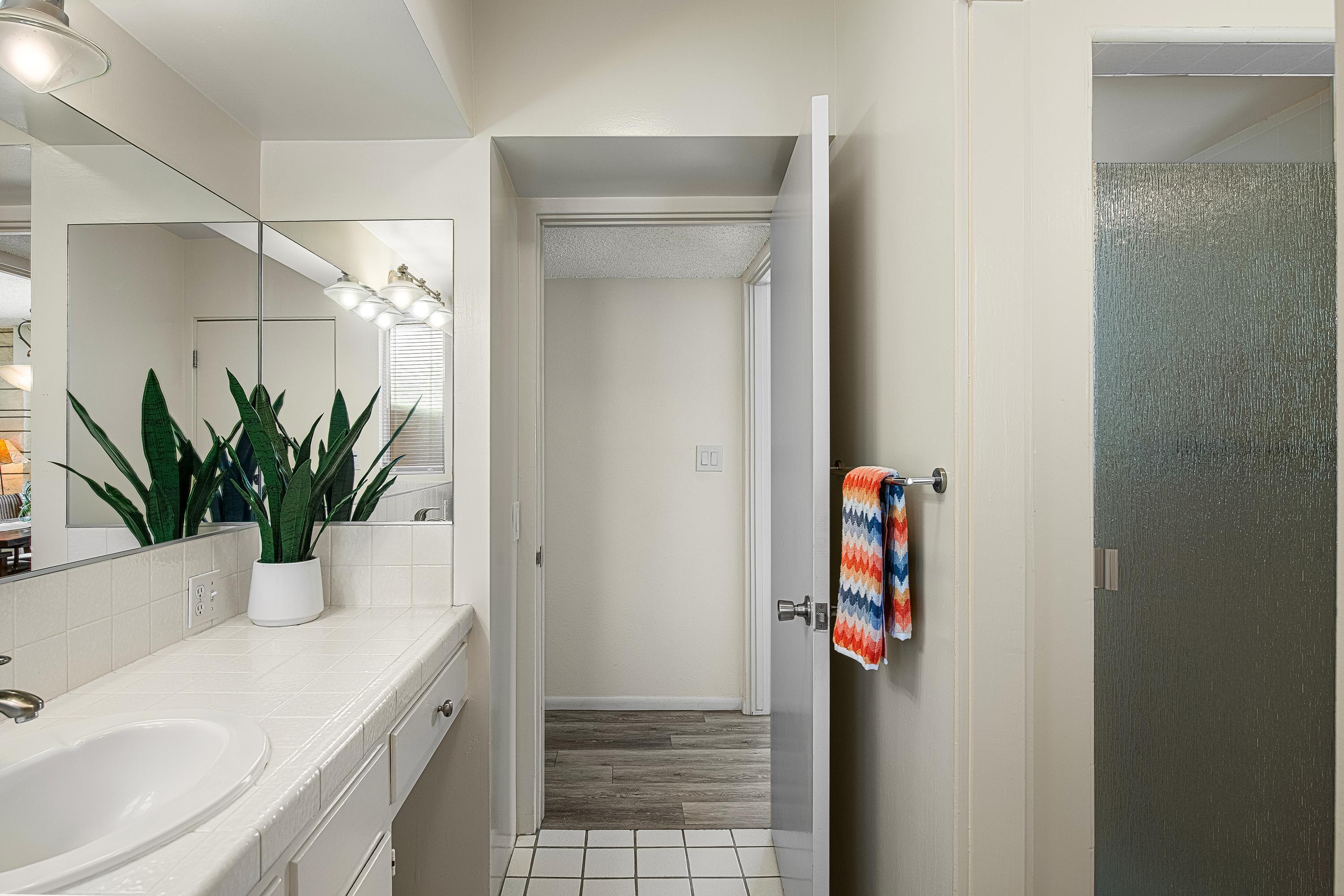 290 S San Jacinto DR Unit: 9
