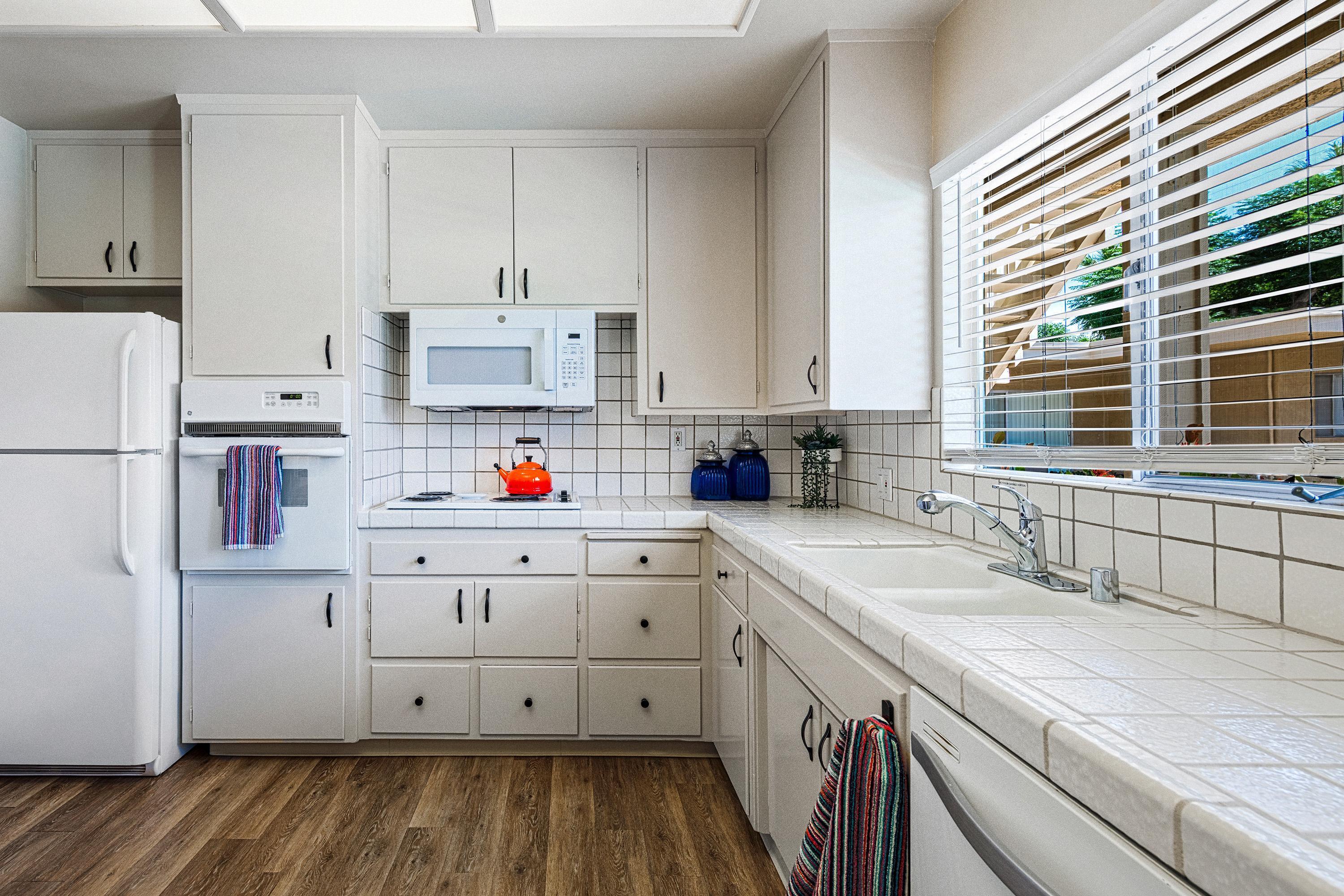 290 S San Jacinto DR Unit: 9
