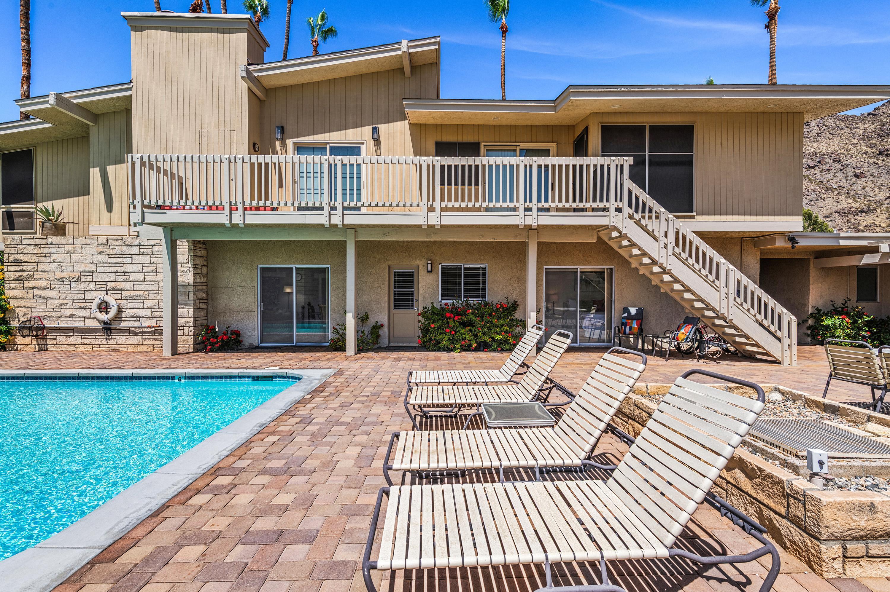290 S San Jacinto DR Unit: 9