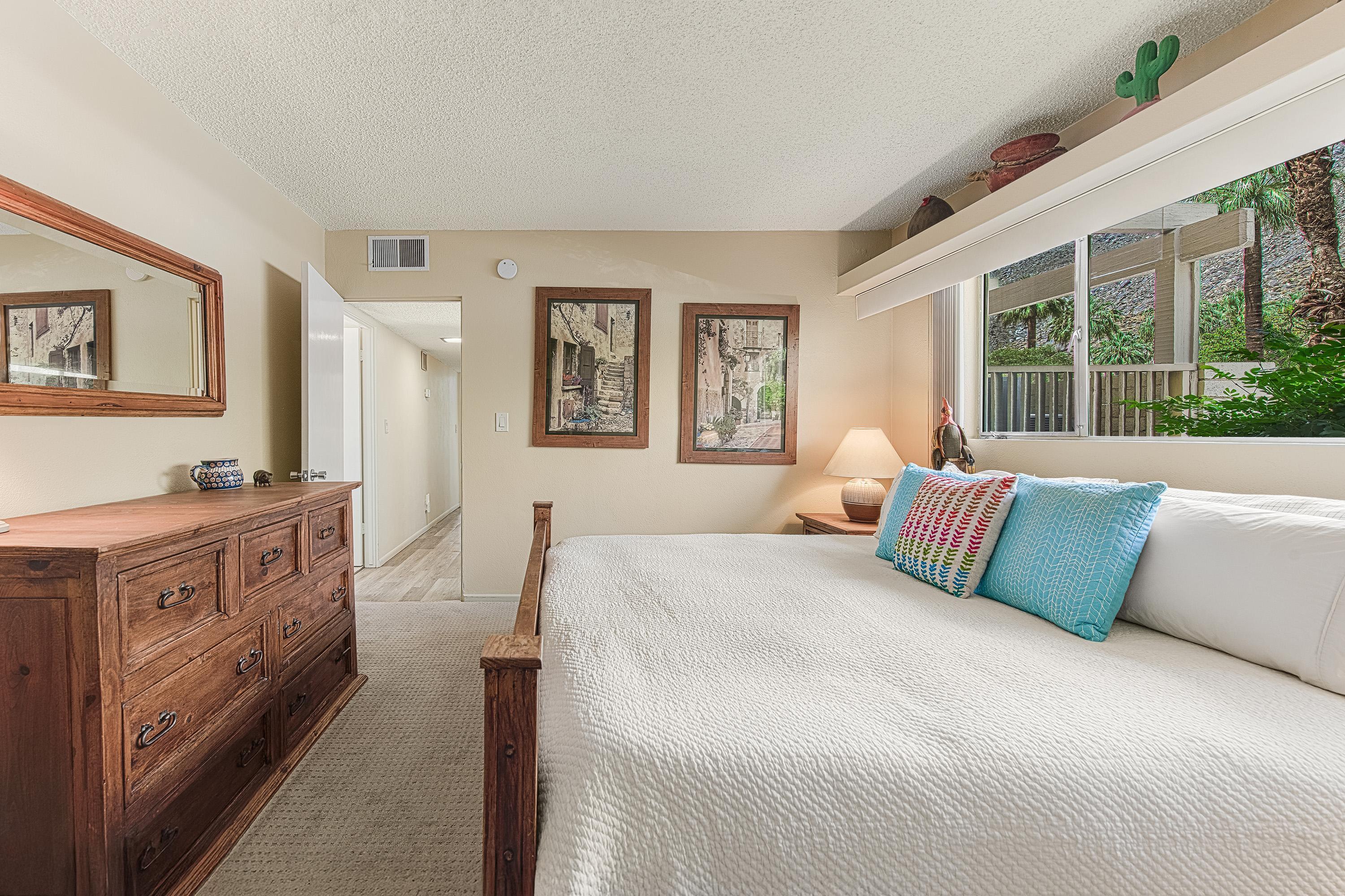 290 S San Jacinto DR Unit: 9