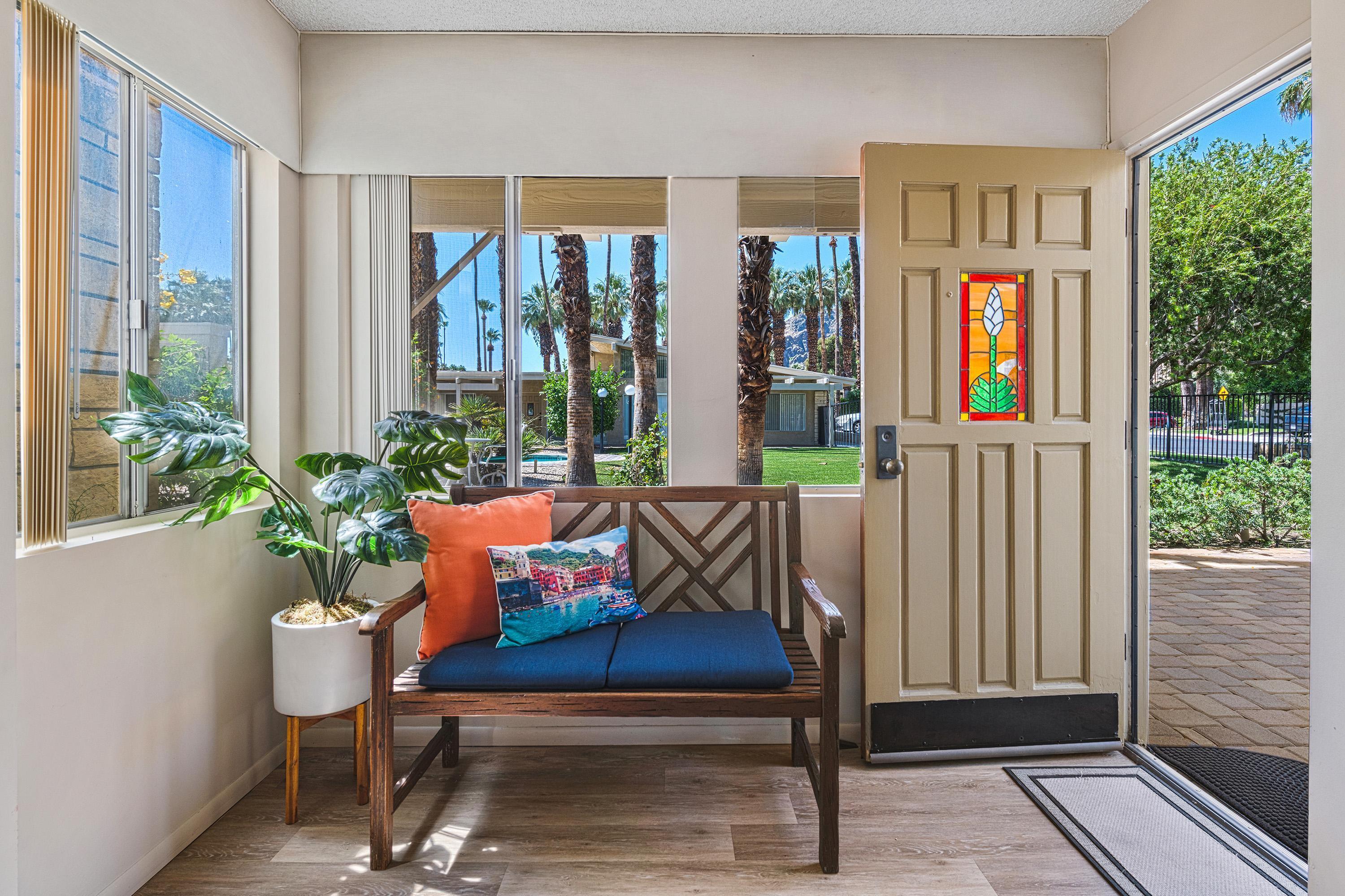 290 S San Jacinto DR Unit: 9