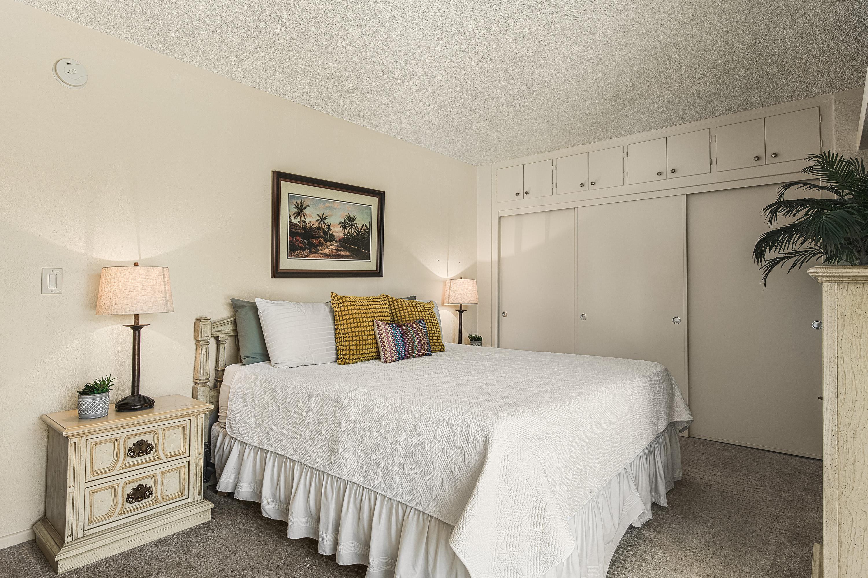 290 S San Jacinto DR Unit: 9