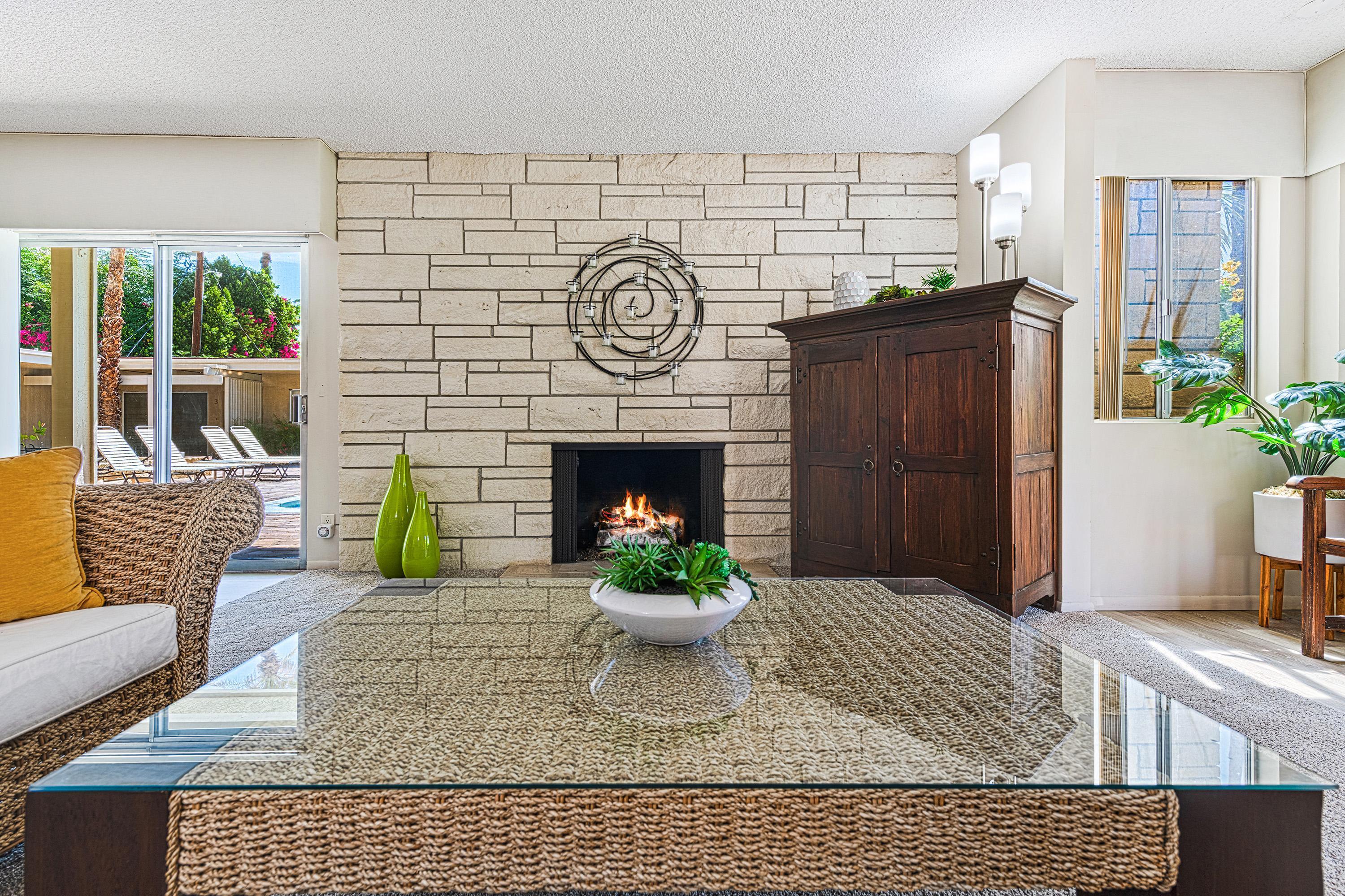 290 S San Jacinto DR Unit: 9