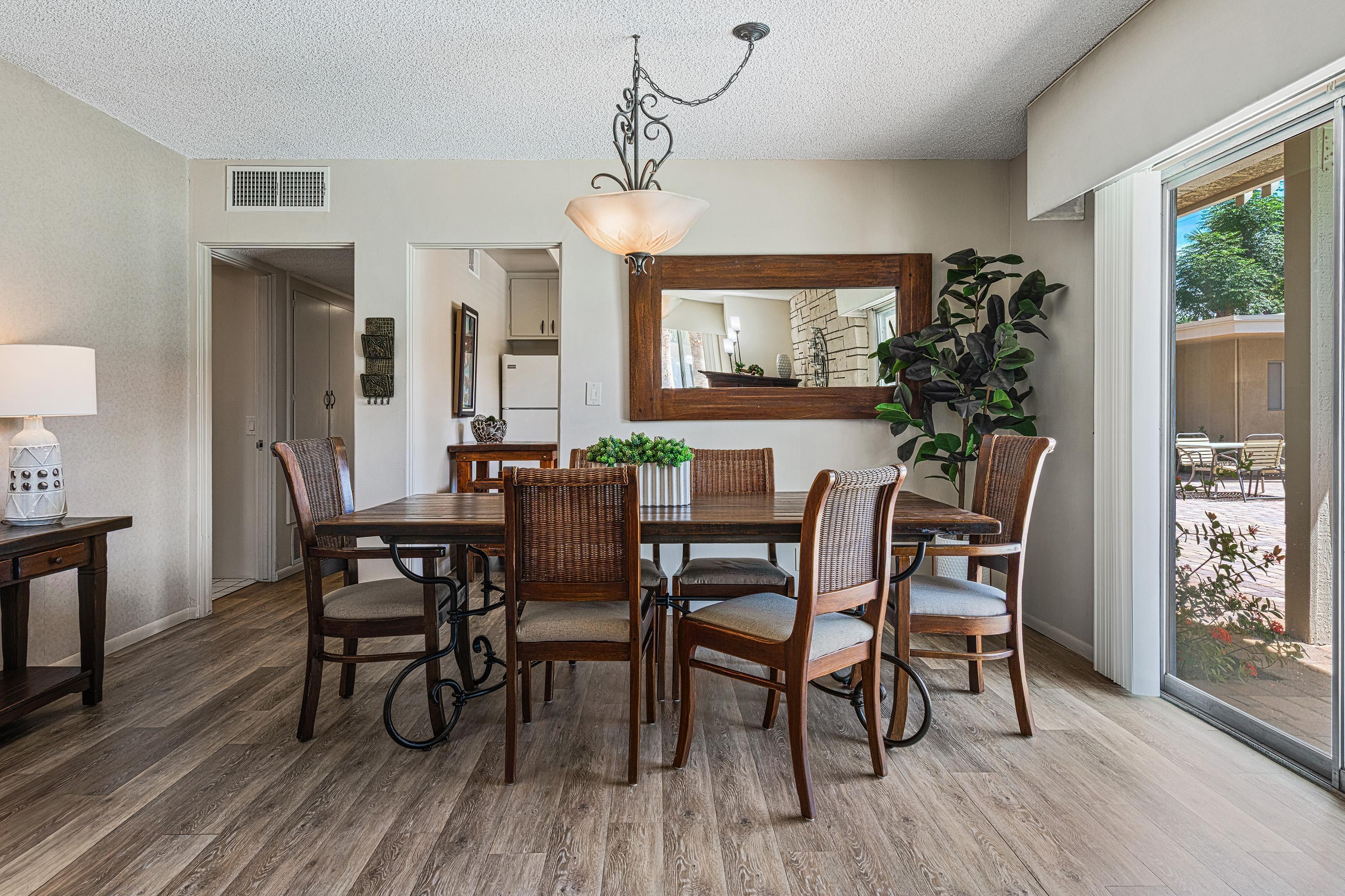 290 S San Jacinto DR Unit: 9