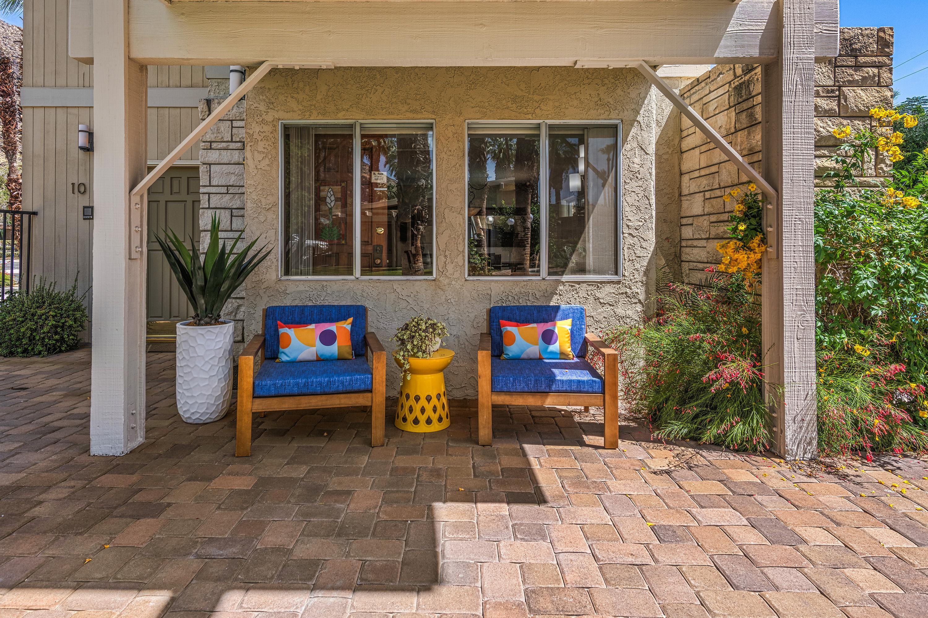 290 S San Jacinto DR Unit: 9