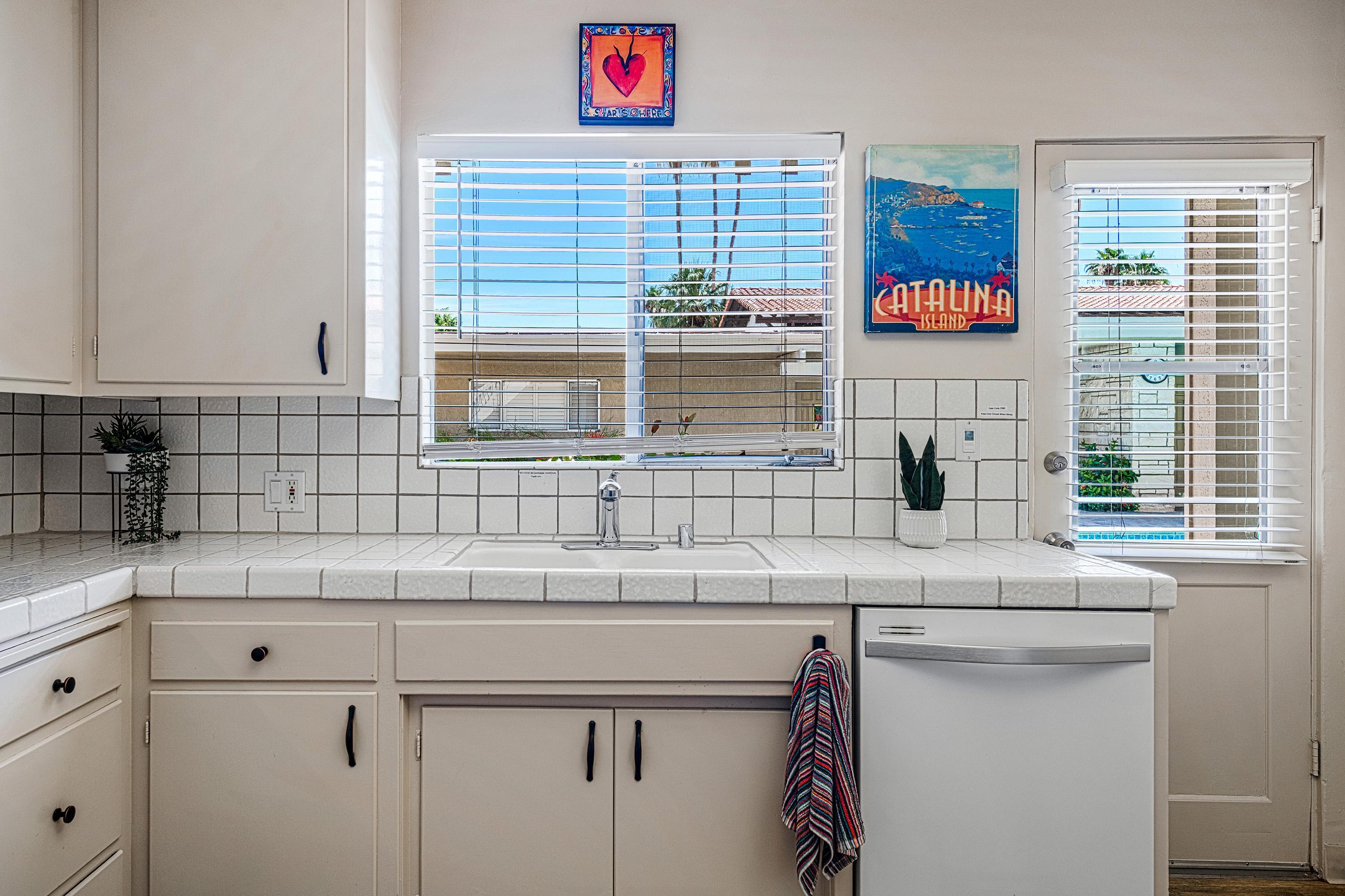 290 S San Jacinto DR Unit: 9